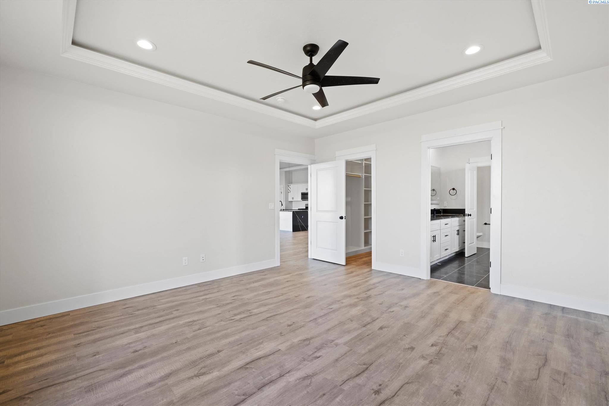 8409 Silver Mound
