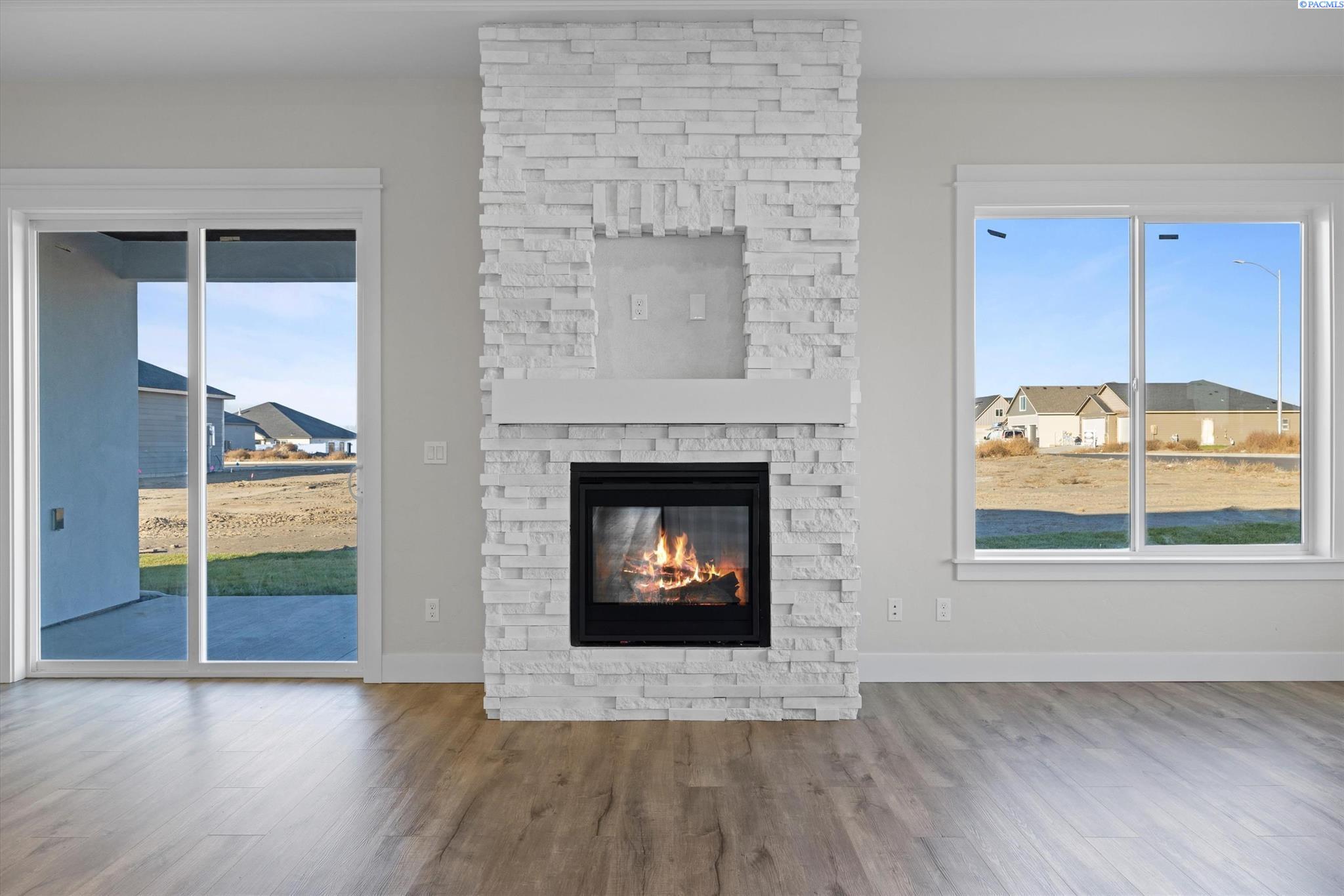 8409 Silver Mound