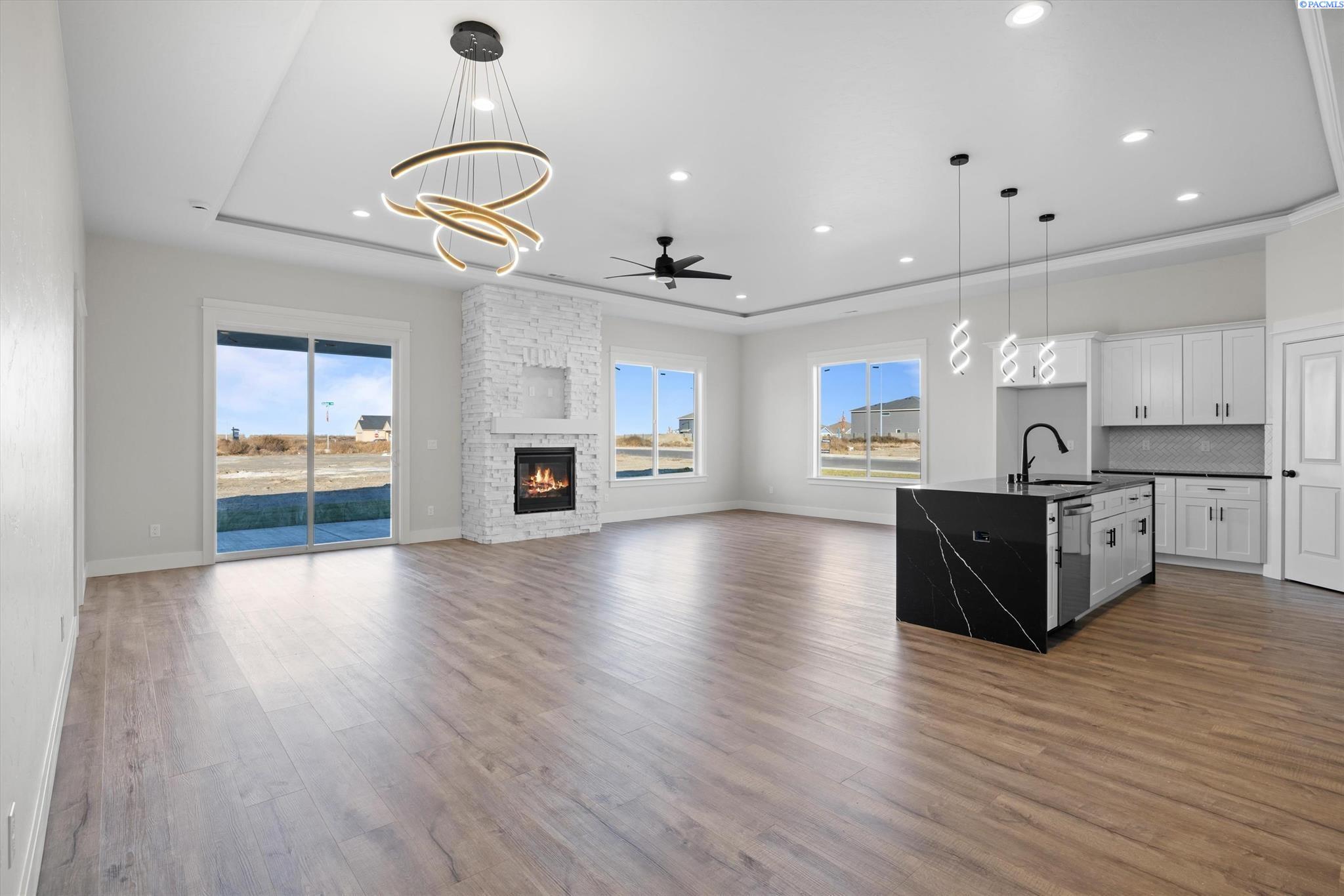 8409 Silver Mound