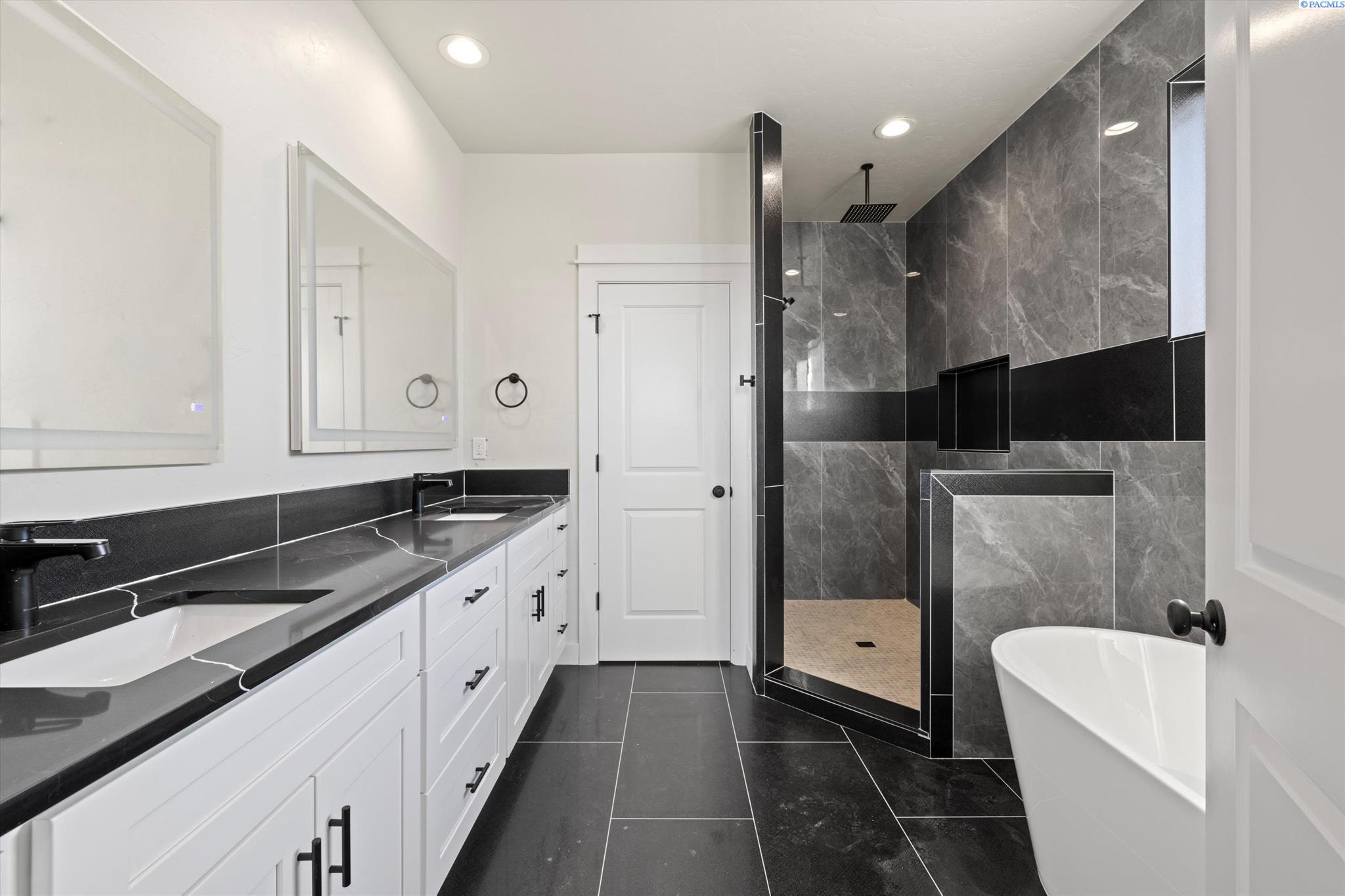 8409 Silver Mound