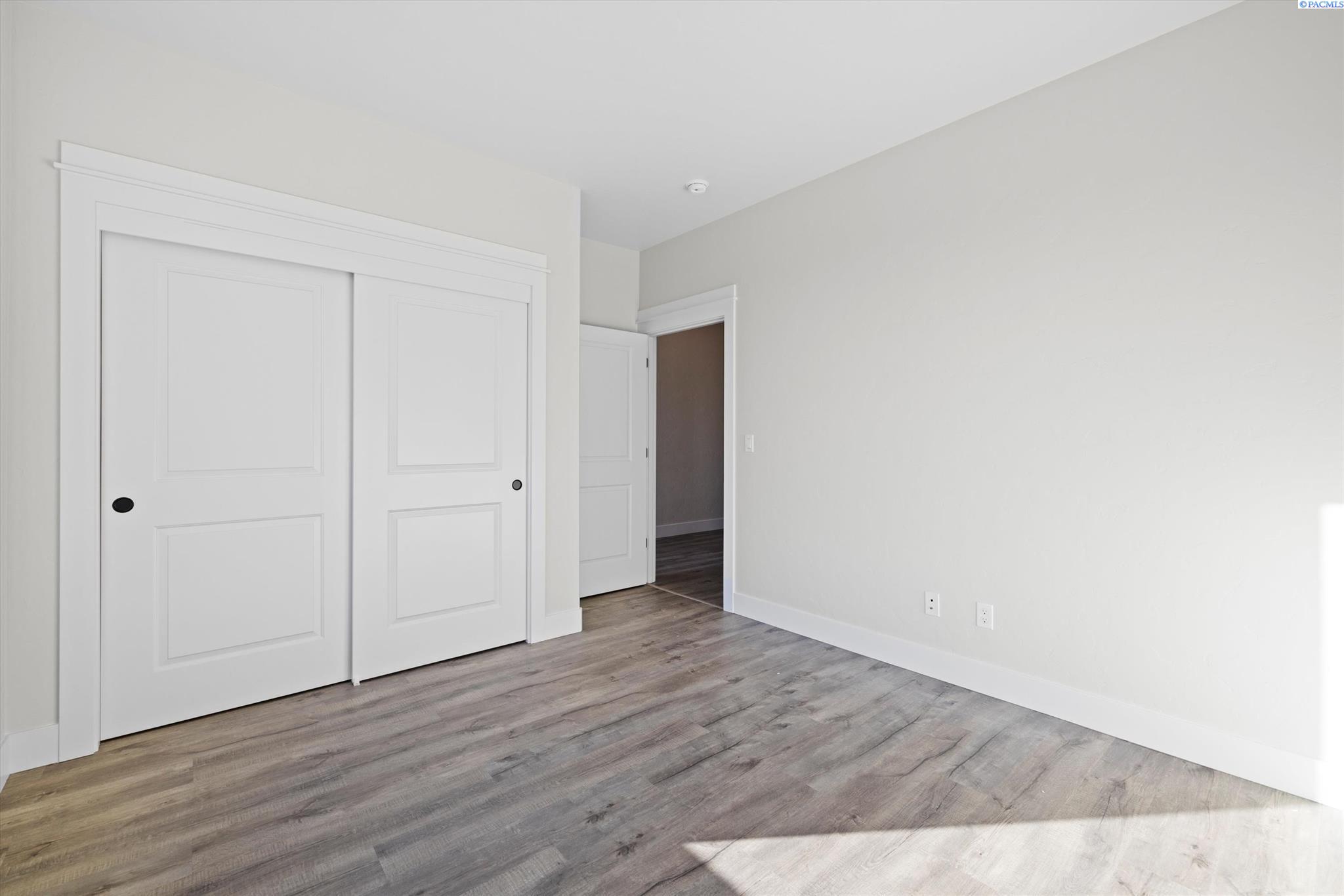 8409 Silver Mound