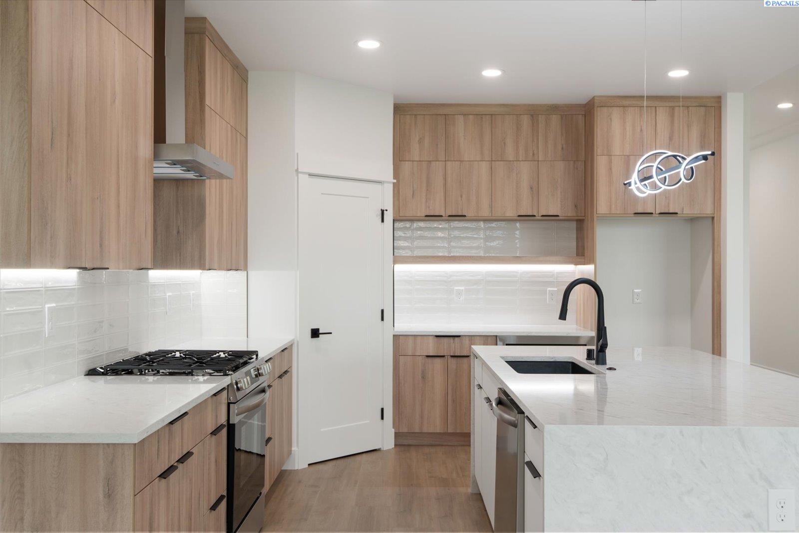 3736 Morningside Parkway Unit: Lot96