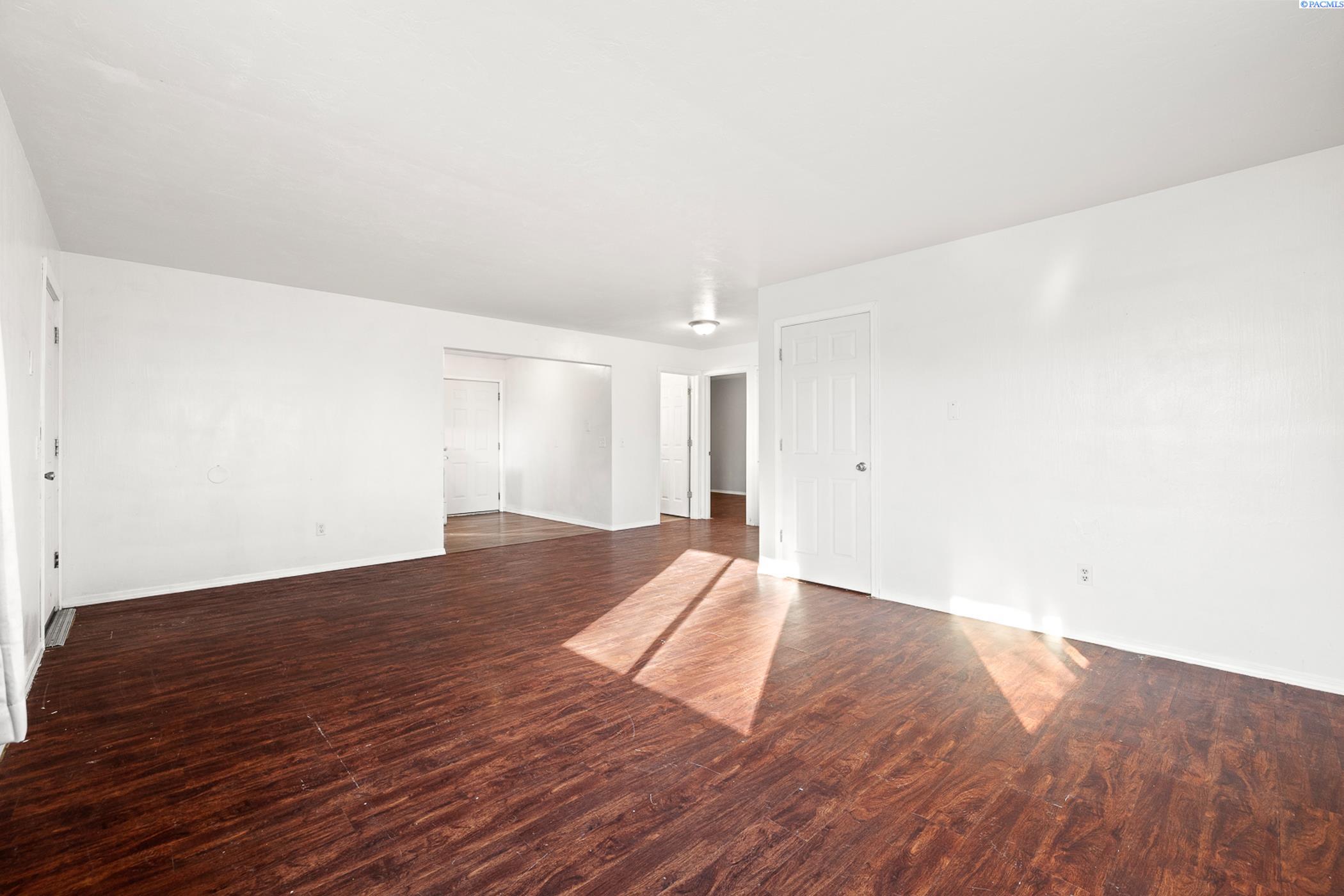 1522 W 6th Ave