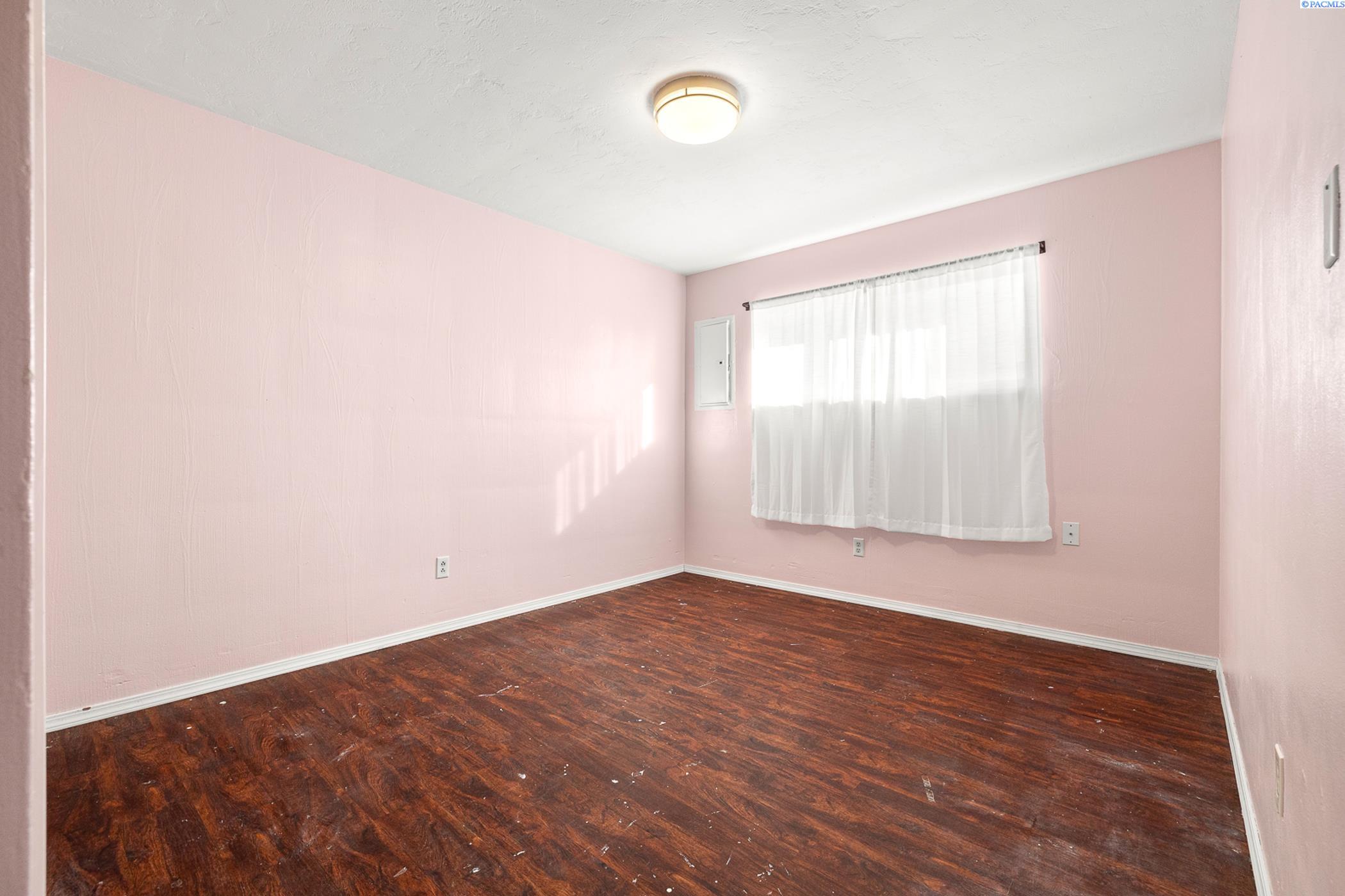 1522 W 6th Ave