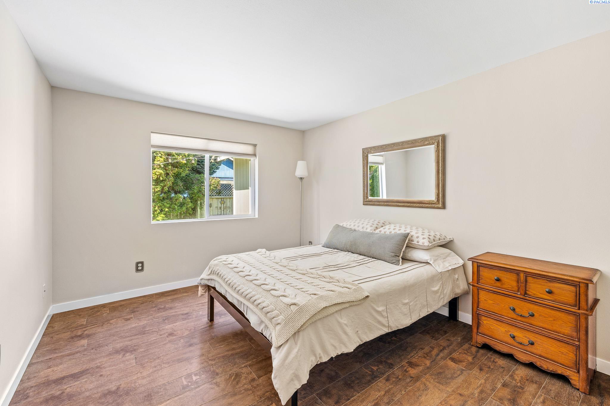 3815 W Grand Ronde Ave