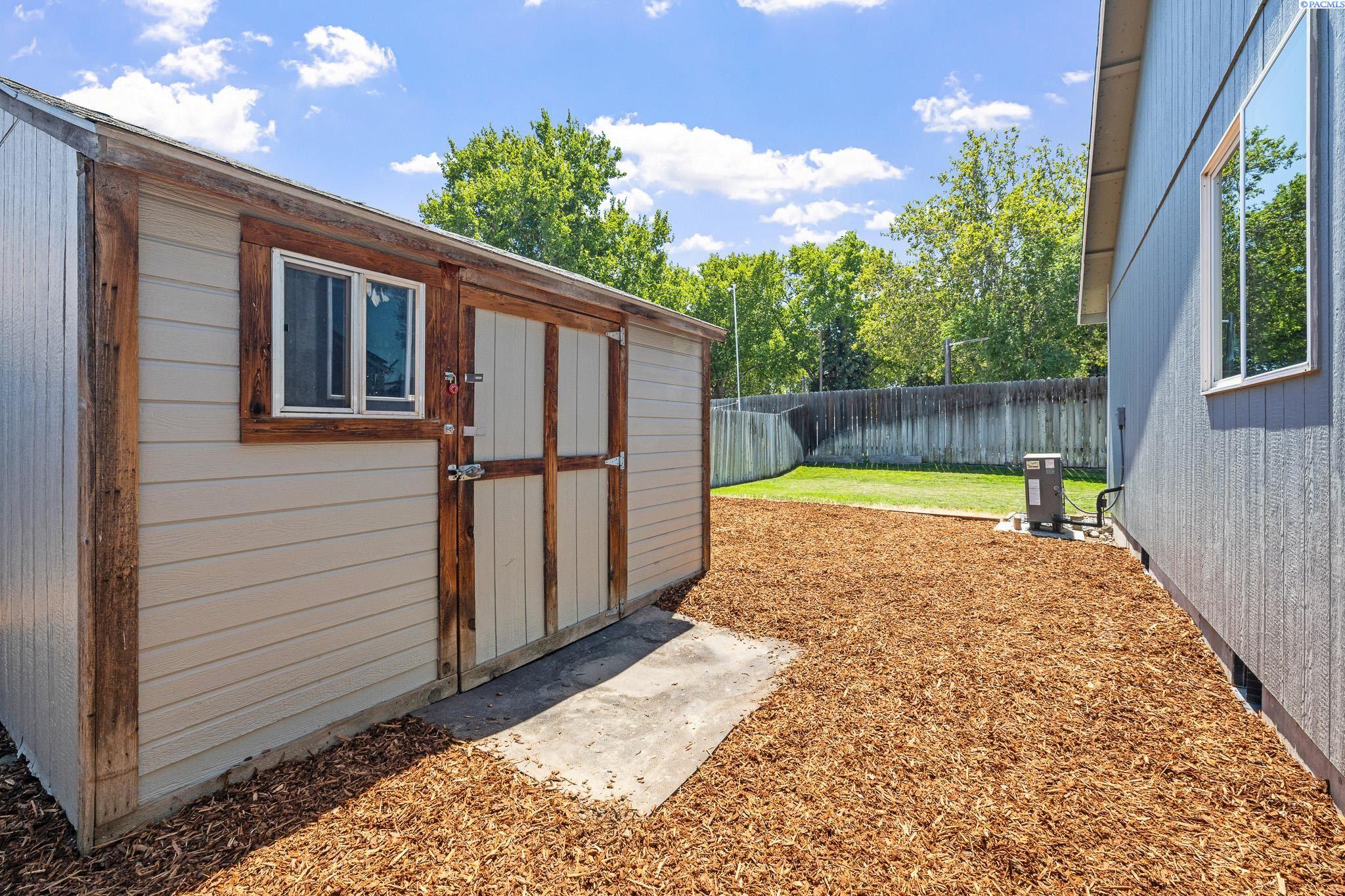 3815 W Grand Ronde Ave