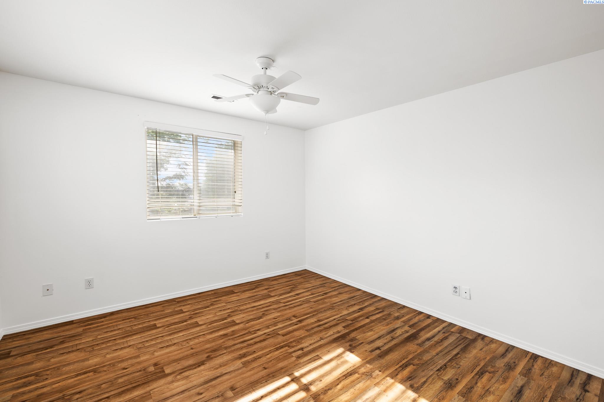 5780 Oleander Dr