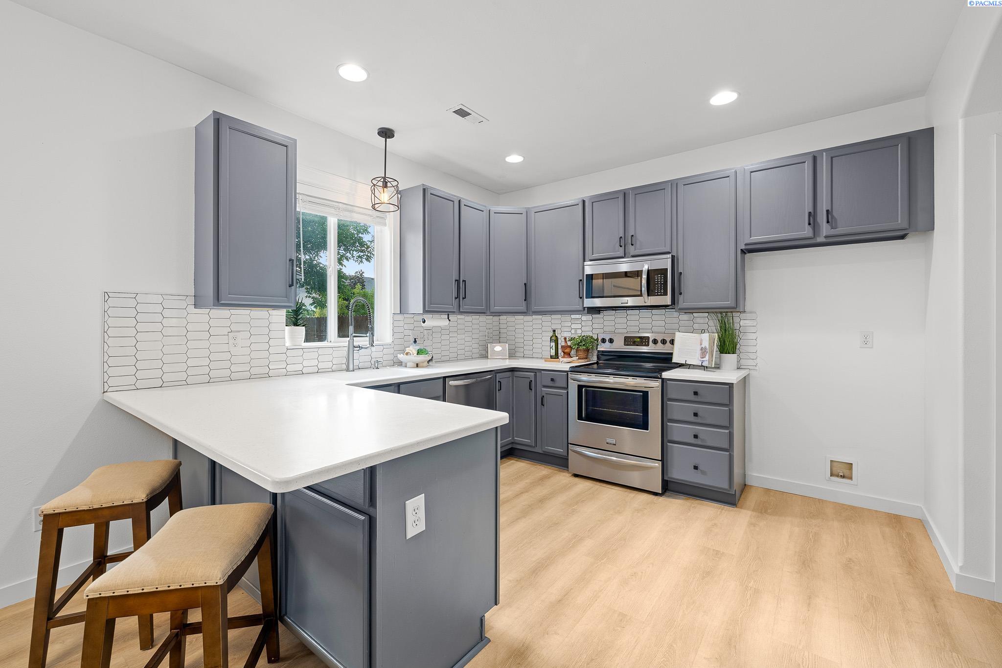 5780 Oleander Dr