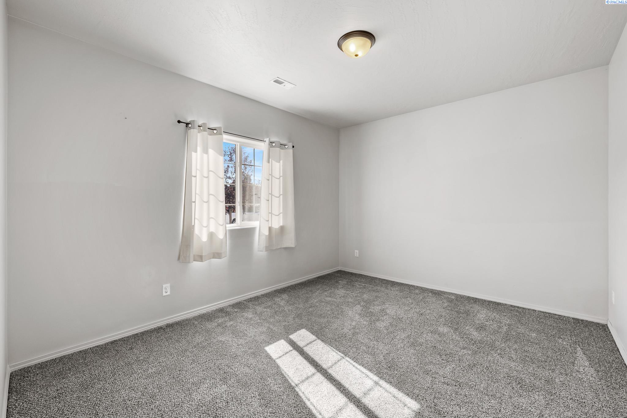 595 N Irving Pl