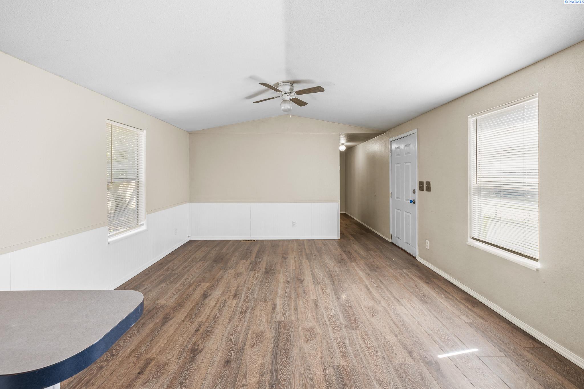 109 3rd Ave