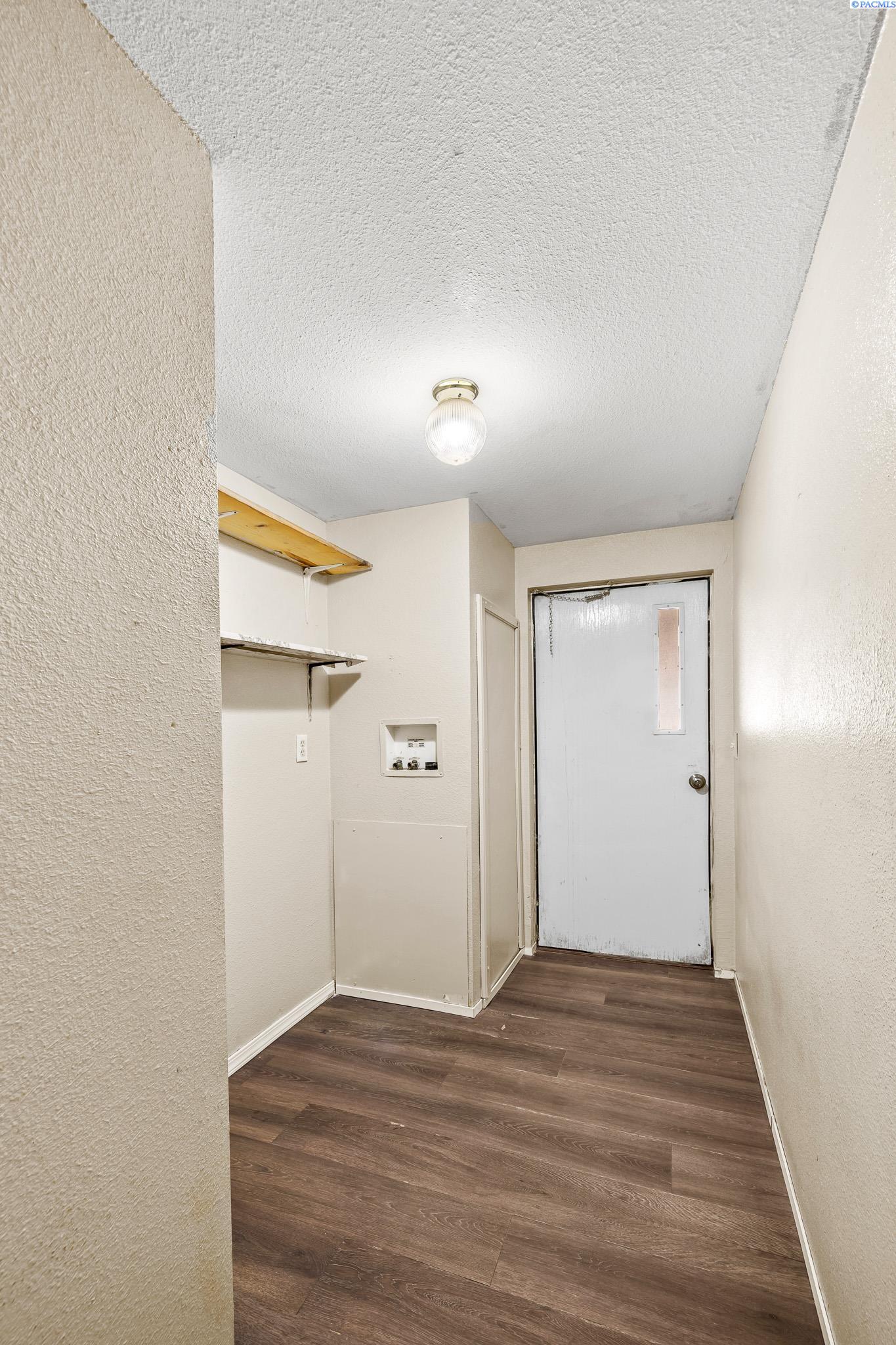109 3rd Ave