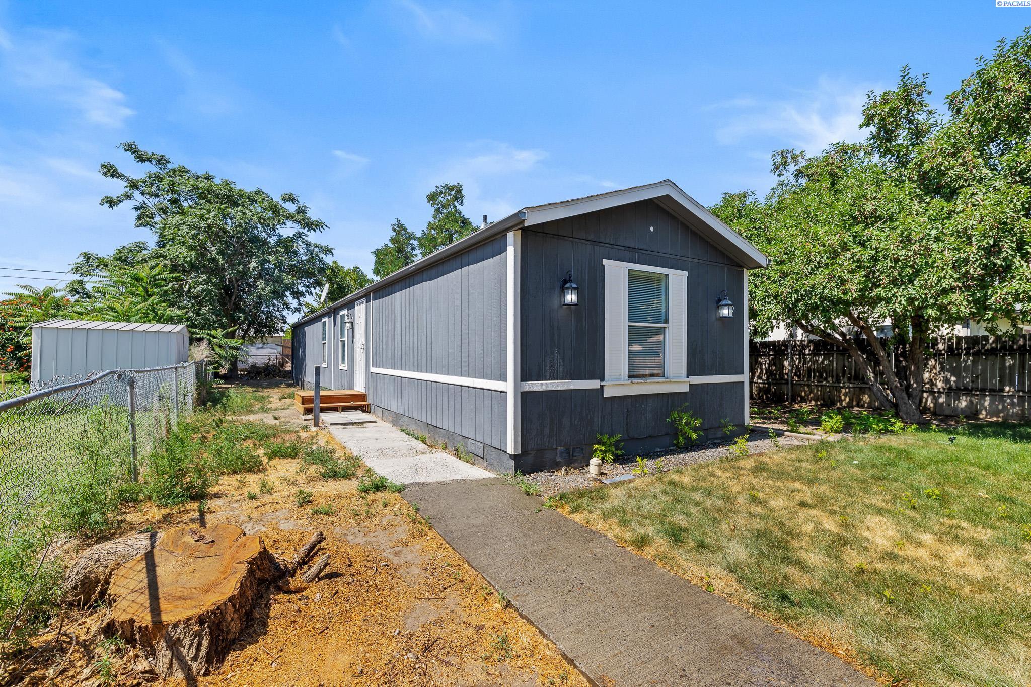 109 3rd Ave