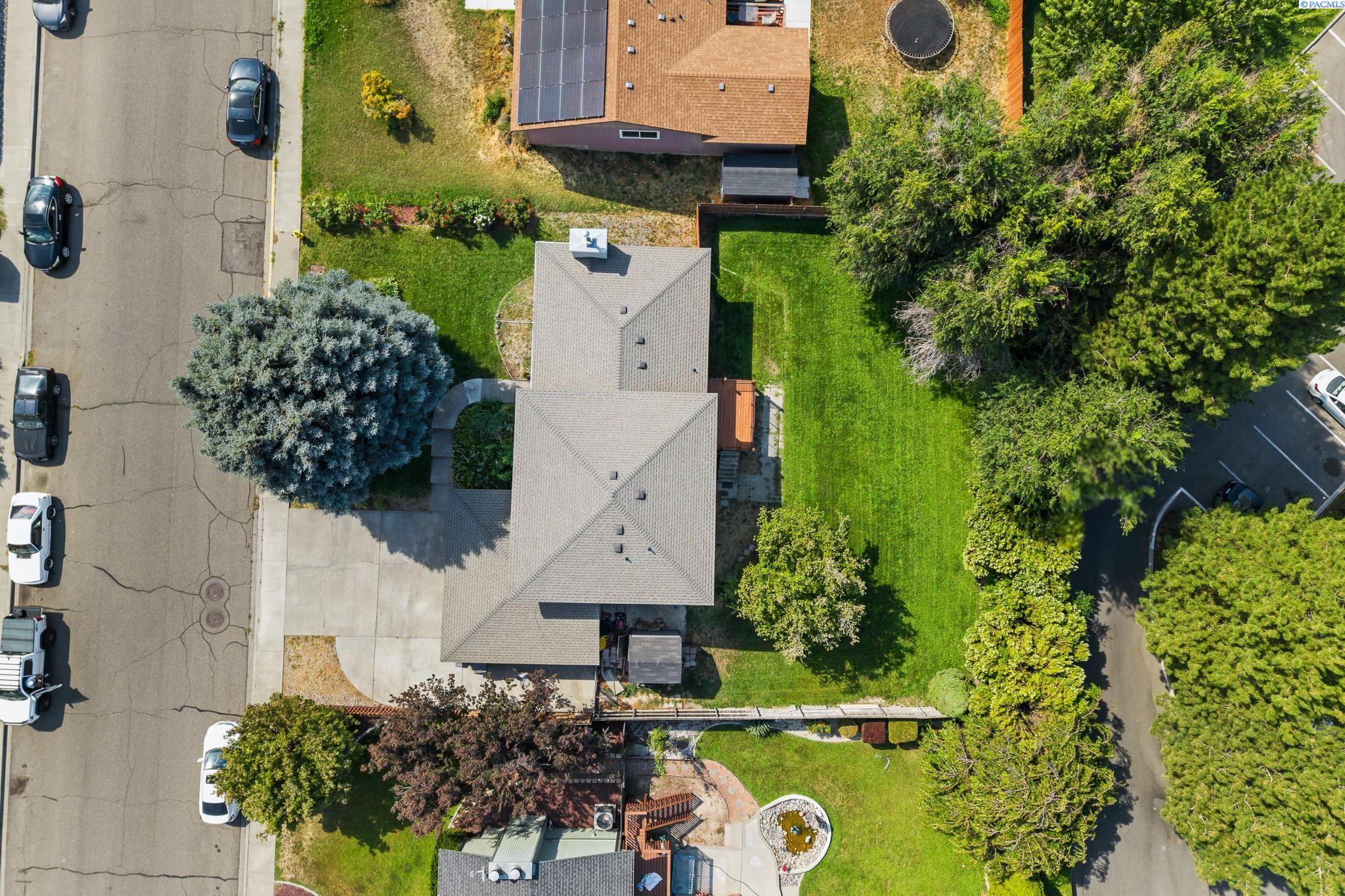 1124 W 14th ave
