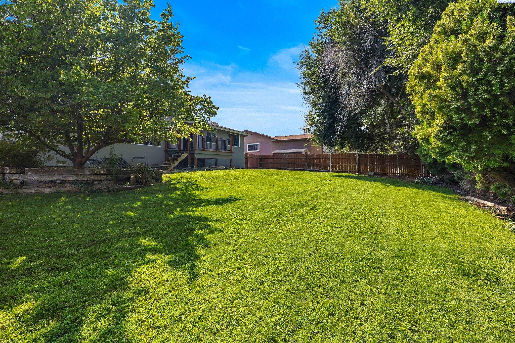1124 W 14th ave