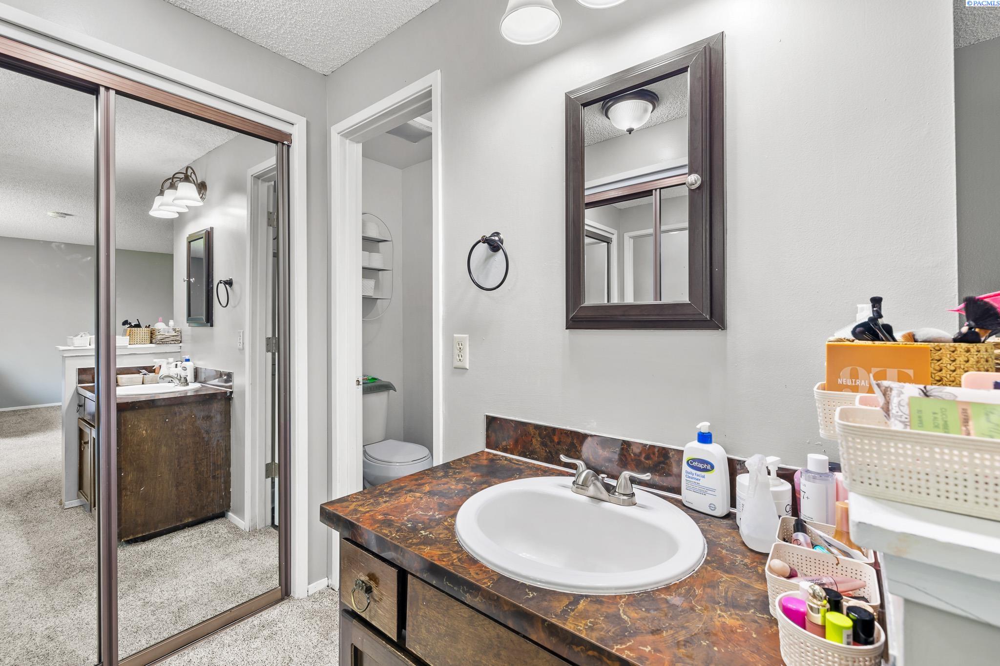 1124 W 14th ave