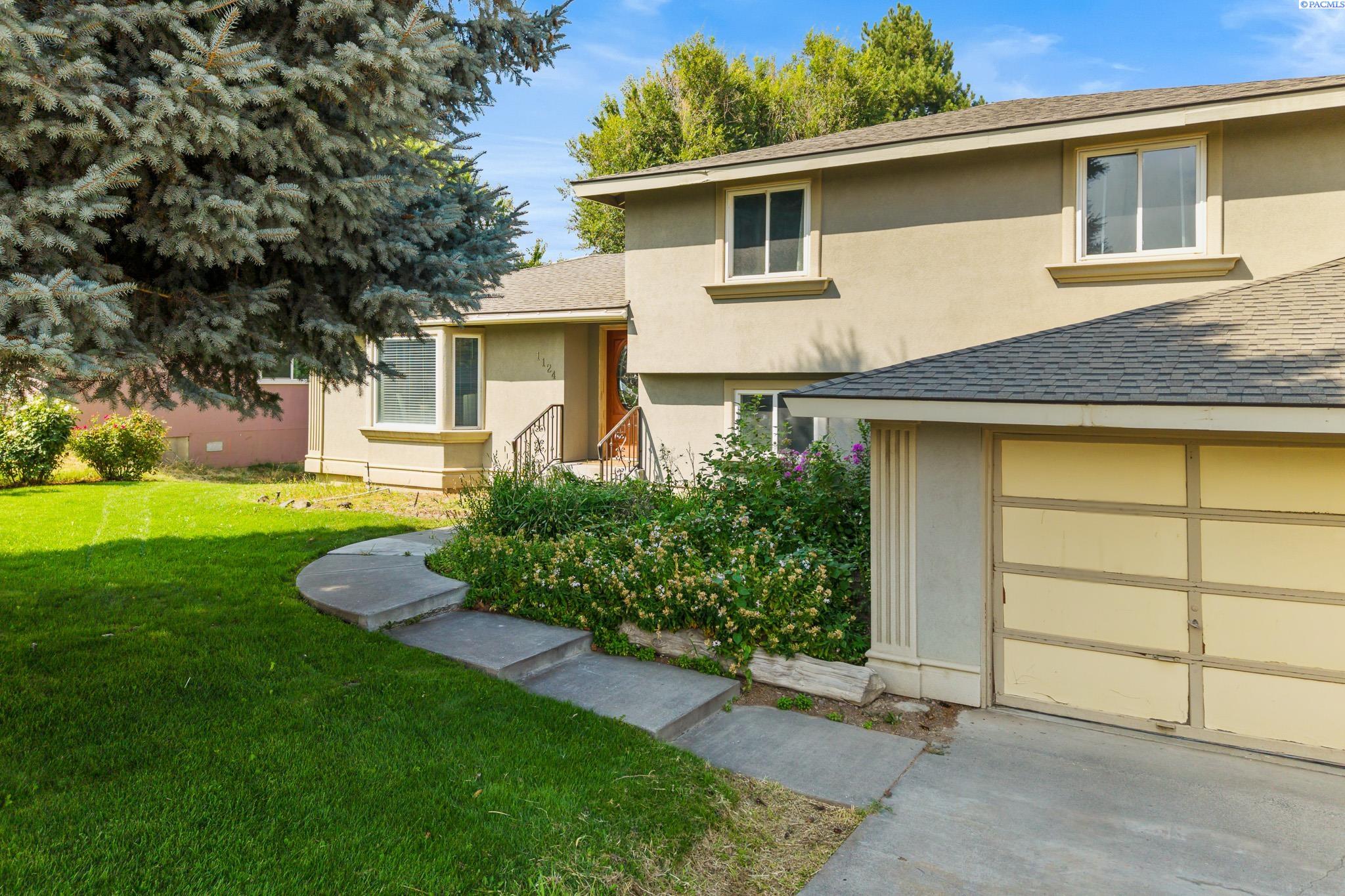 1124 W 14th ave