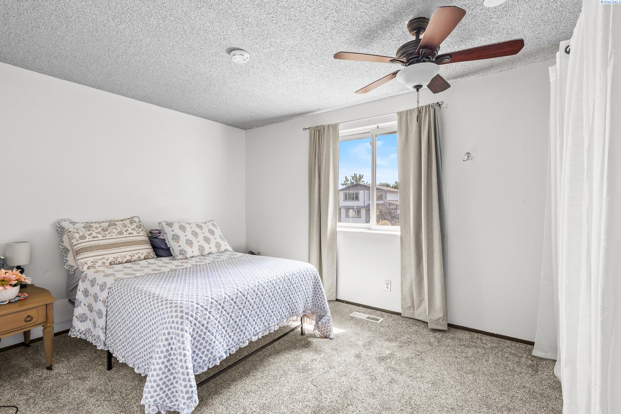 1124 W 14th ave