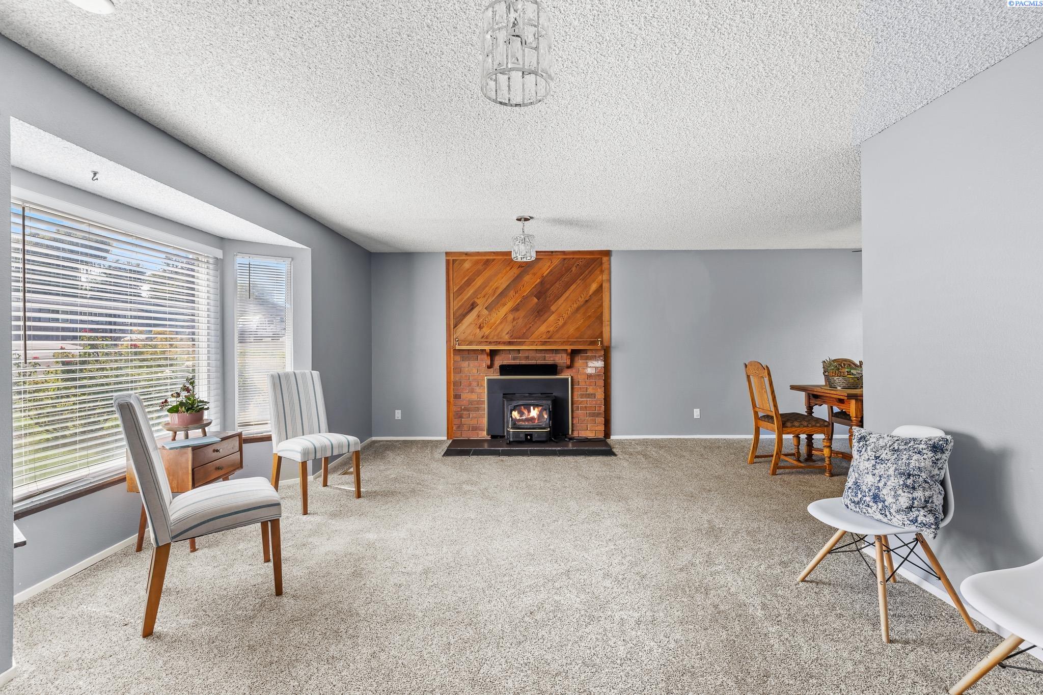 1124 W 14th ave
