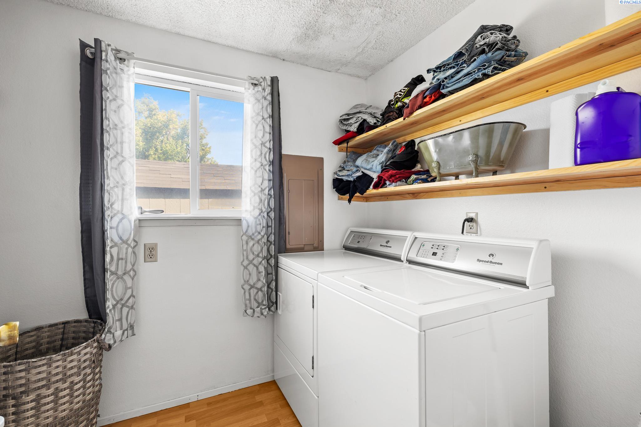 1124 W 14th ave