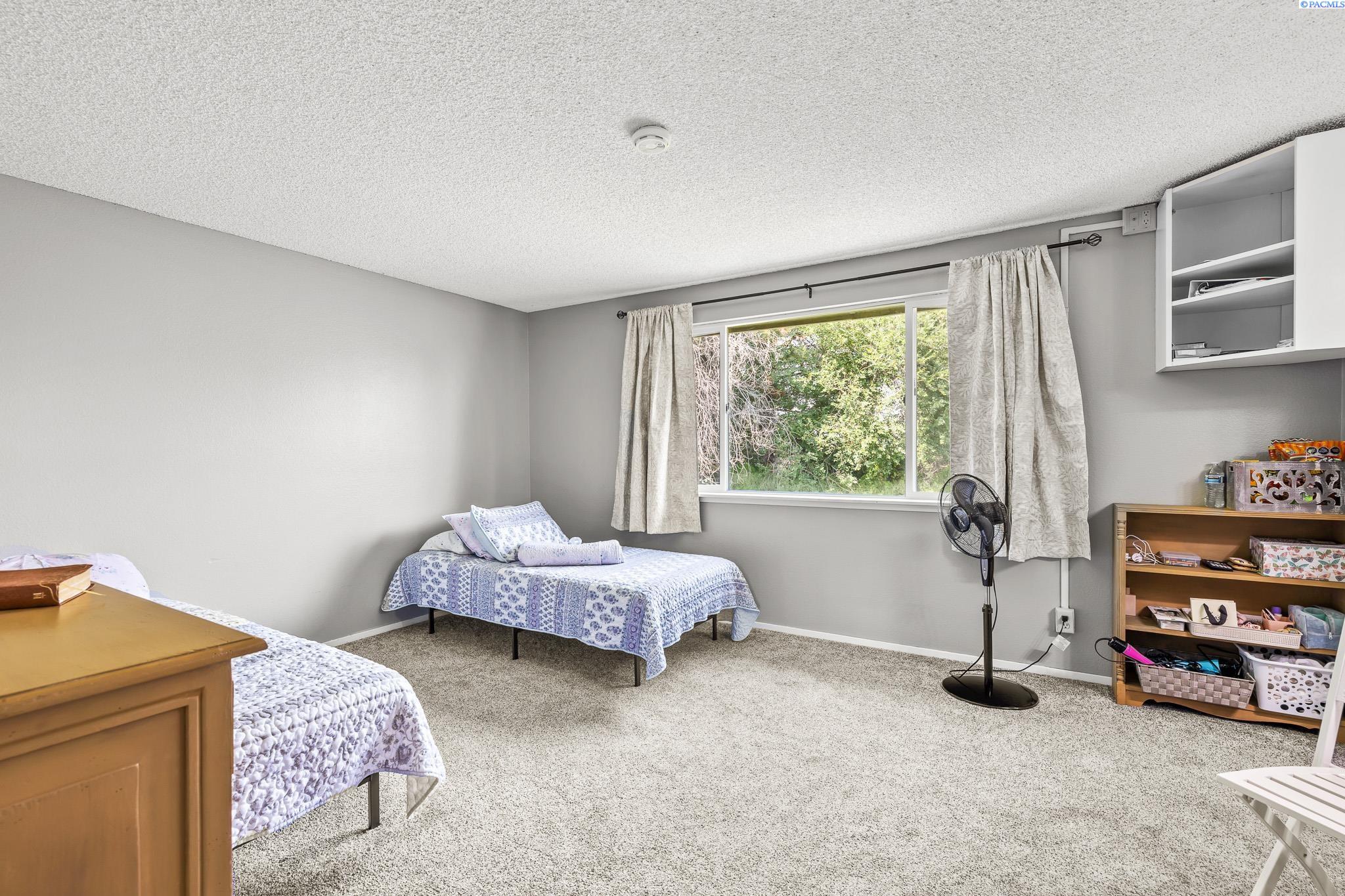 1124 W 14th ave