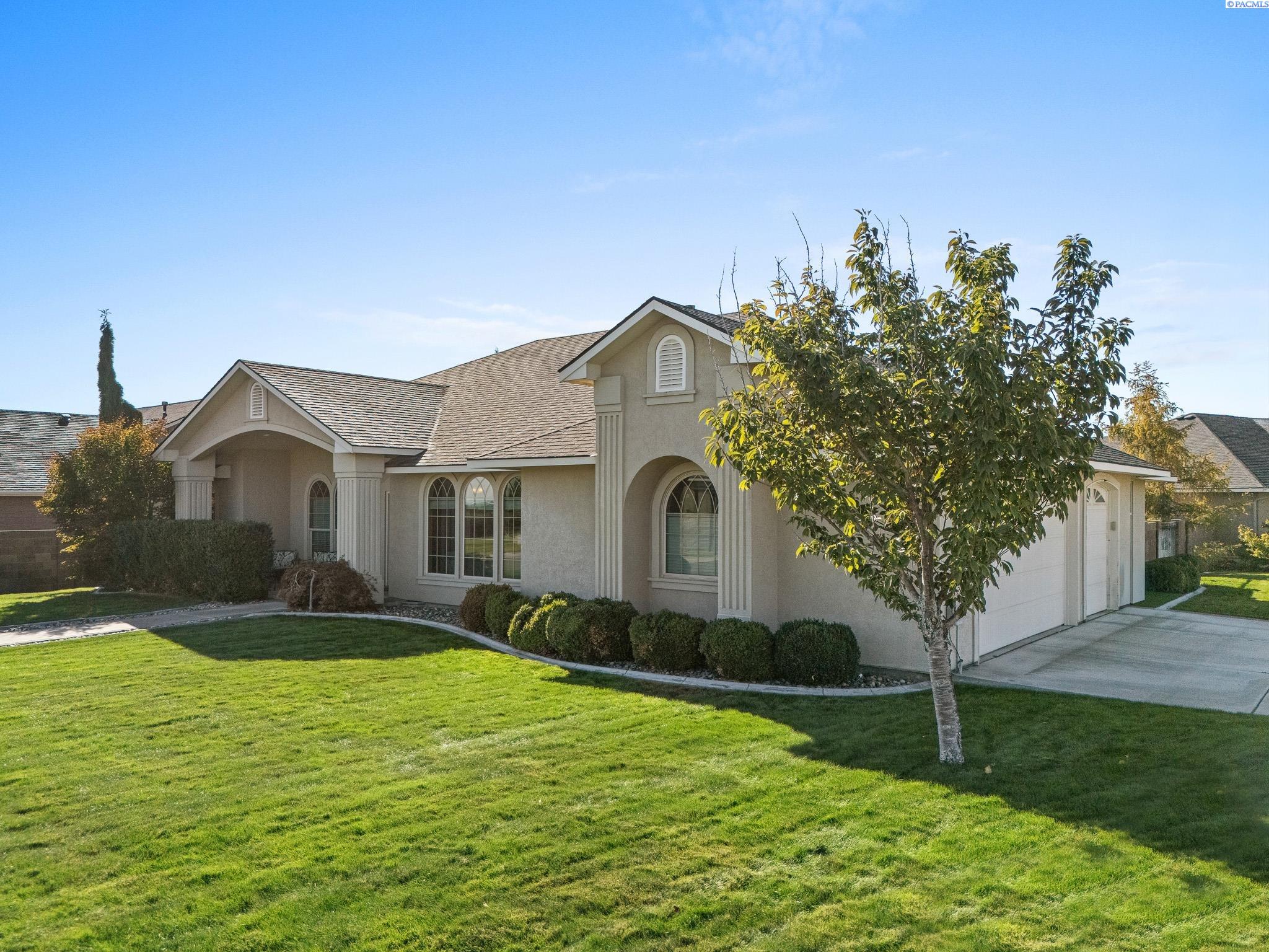 3520 Serena Ln