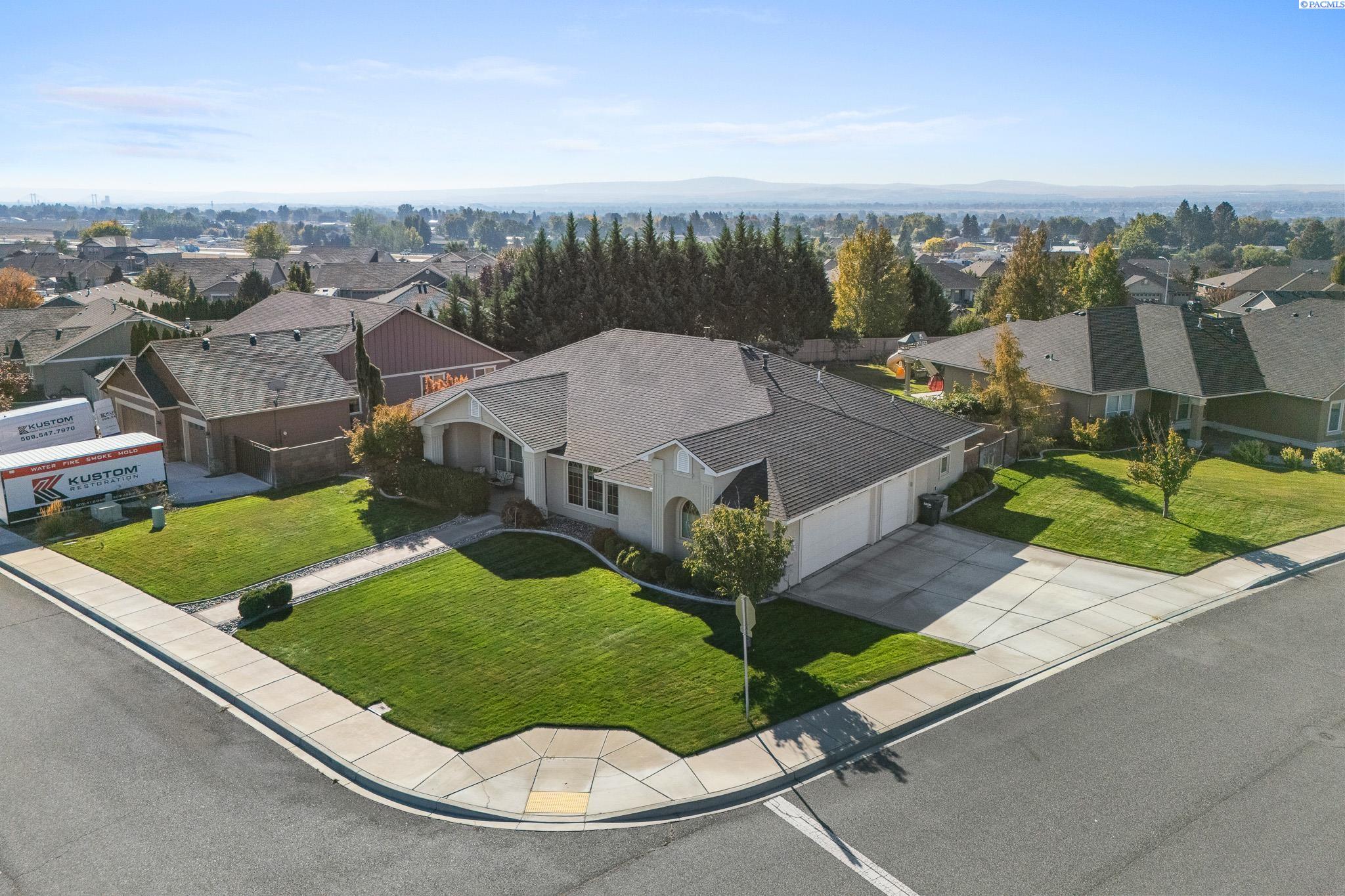 3520 Serena Ln