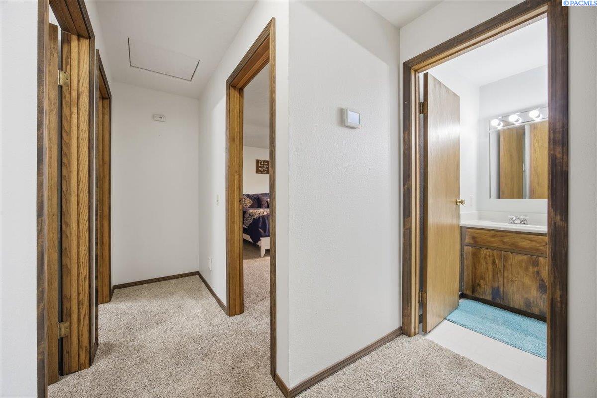 203 W Wagon Wheel Pr Nw
