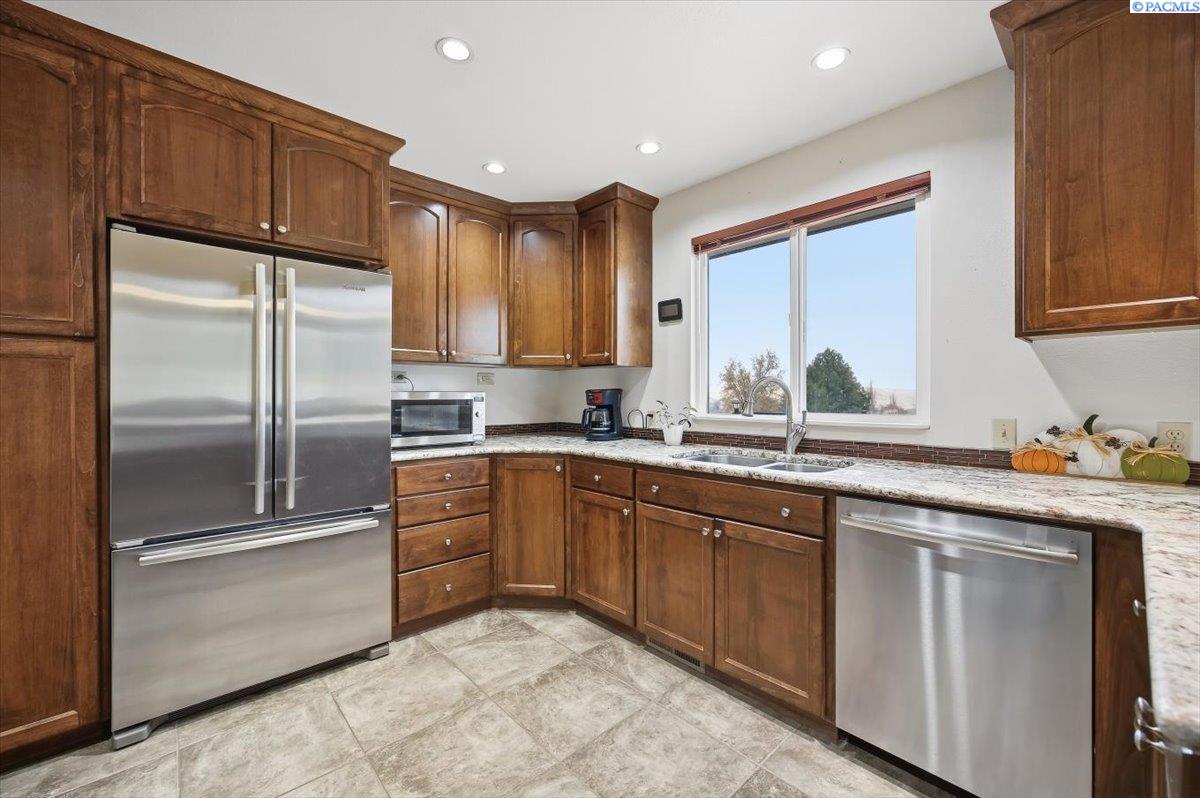 203 W Wagon Wheel Pr Nw