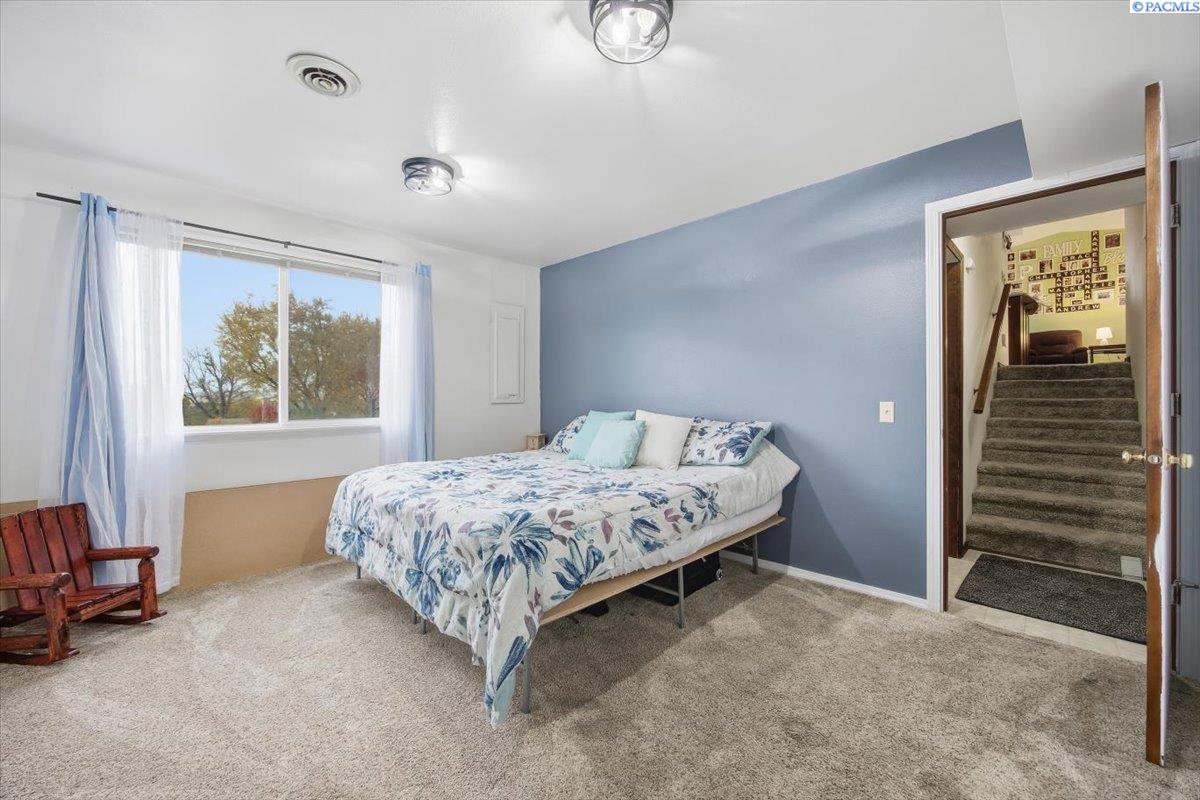 203 W Wagon Wheel Pr Nw