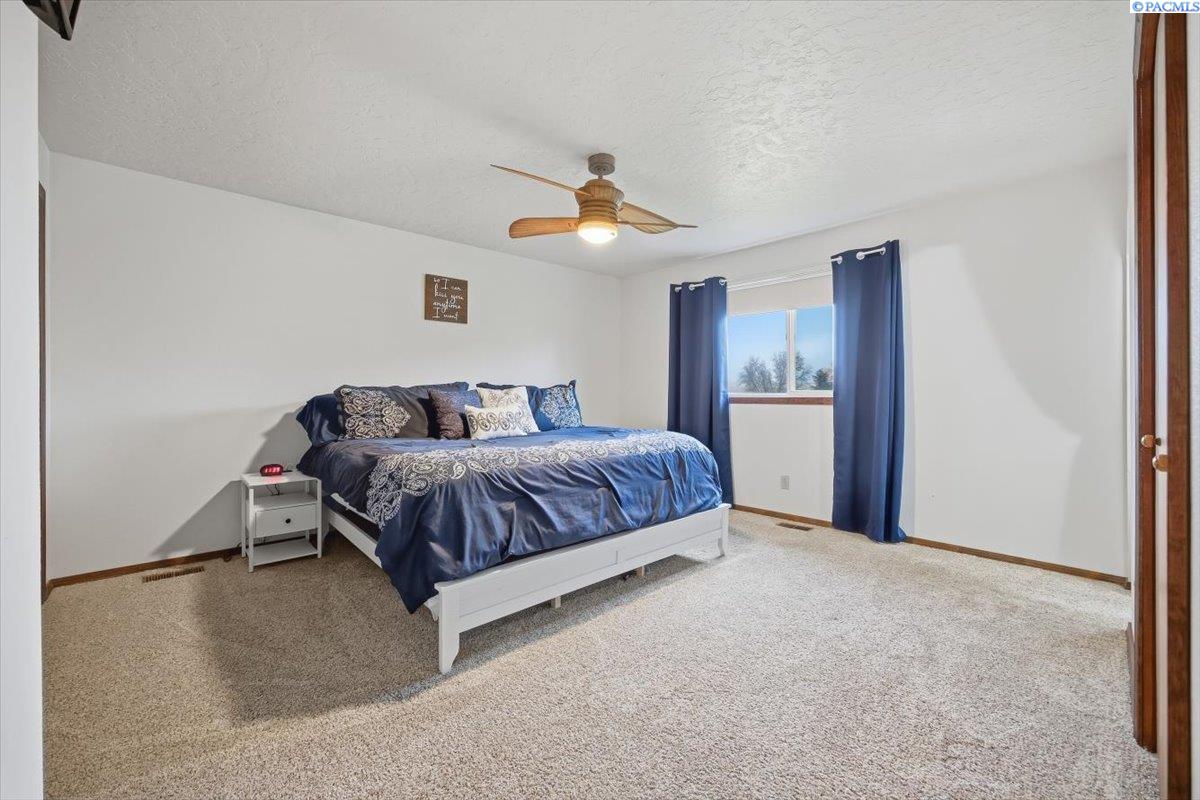 203 W Wagon Wheel Pr Nw
