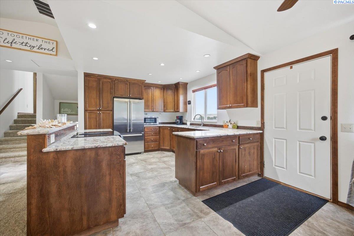 203 W Wagon Wheel Pr Nw