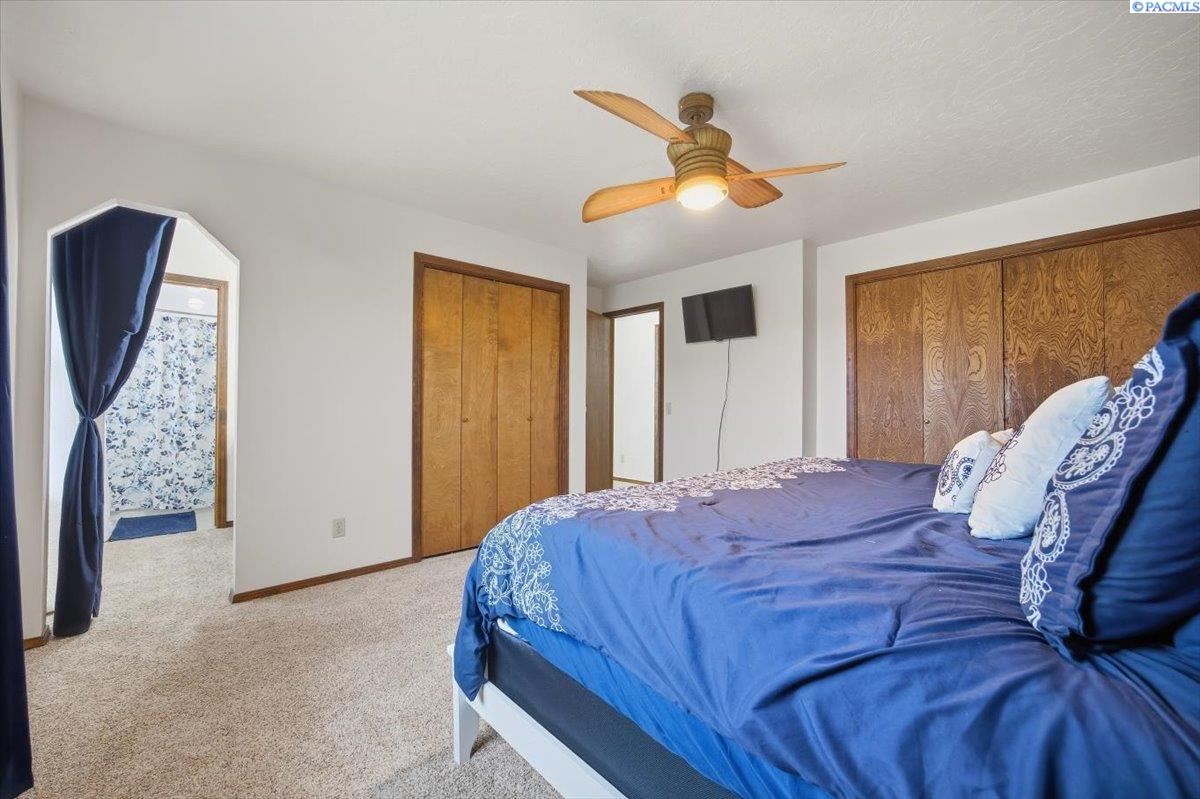203 W Wagon Wheel Pr Nw
