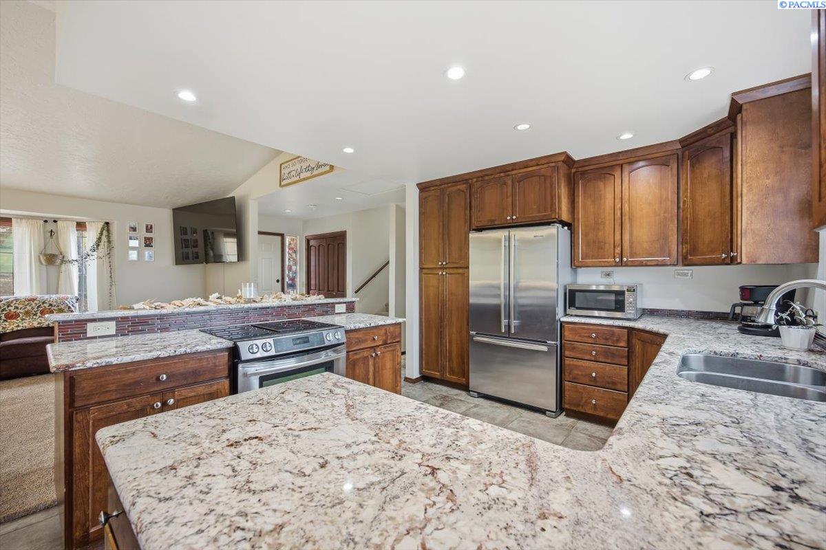 203 W Wagon Wheel Pr Nw