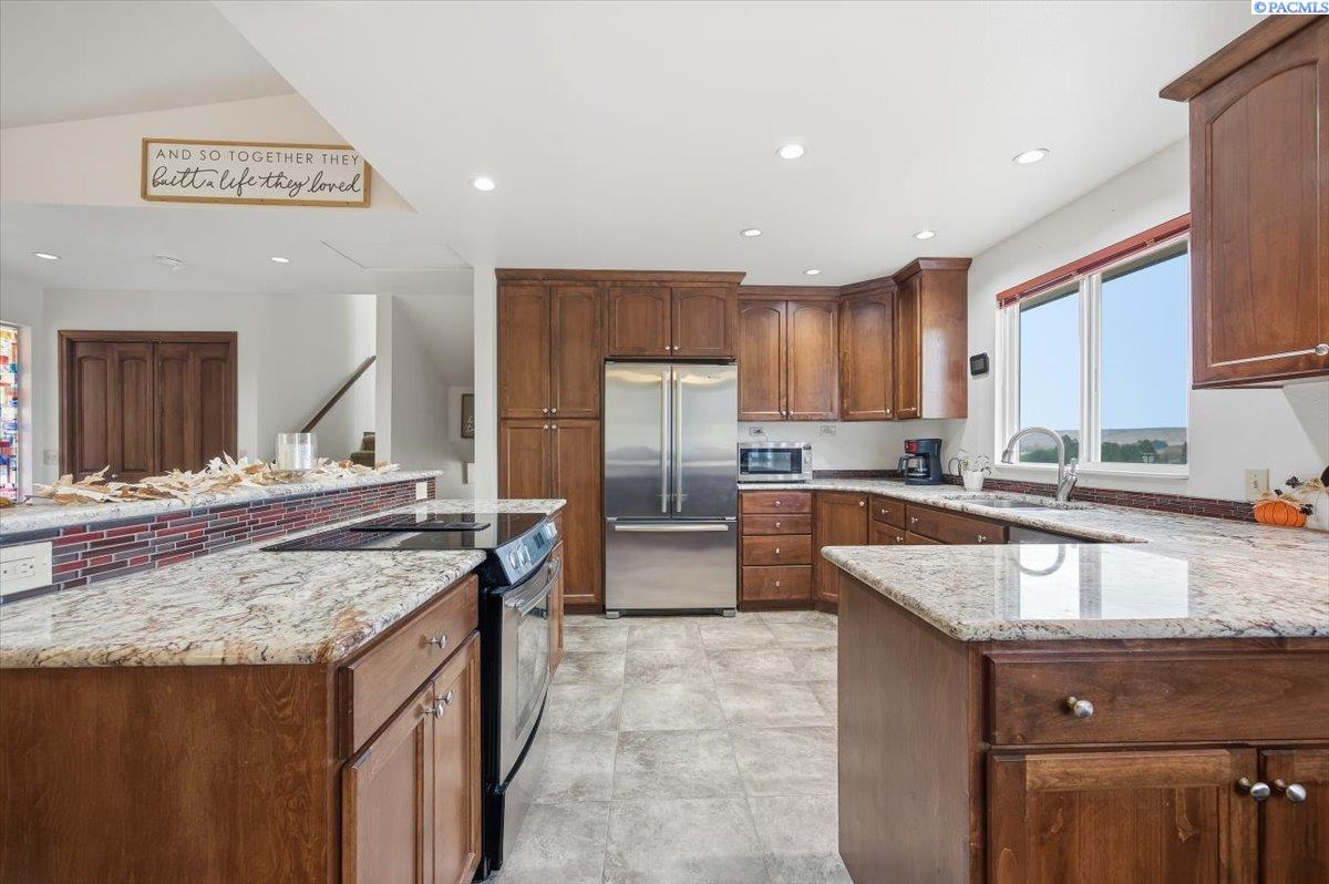 203 W Wagon Wheel Pr Nw