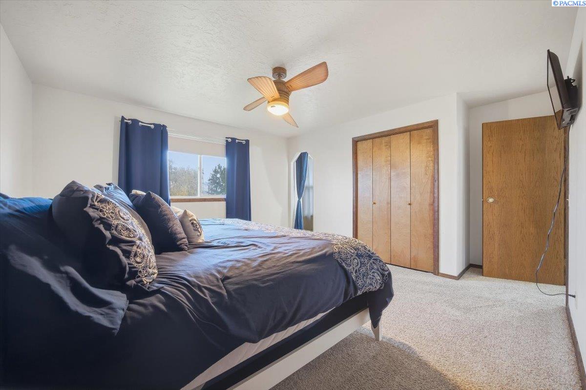 203 W Wagon Wheel Pr Nw