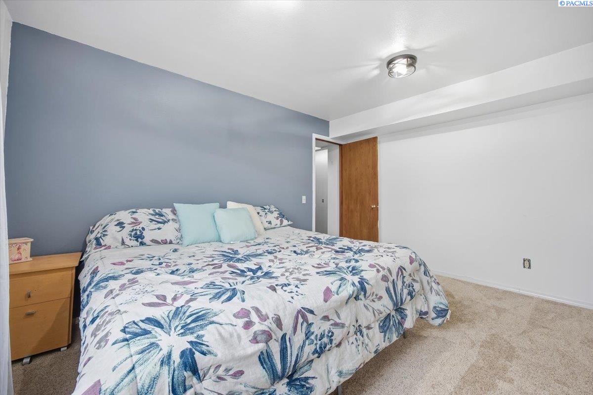 203 W Wagon Wheel Pr Nw
