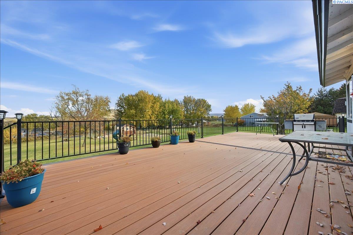203 W Wagon Wheel Pr Nw