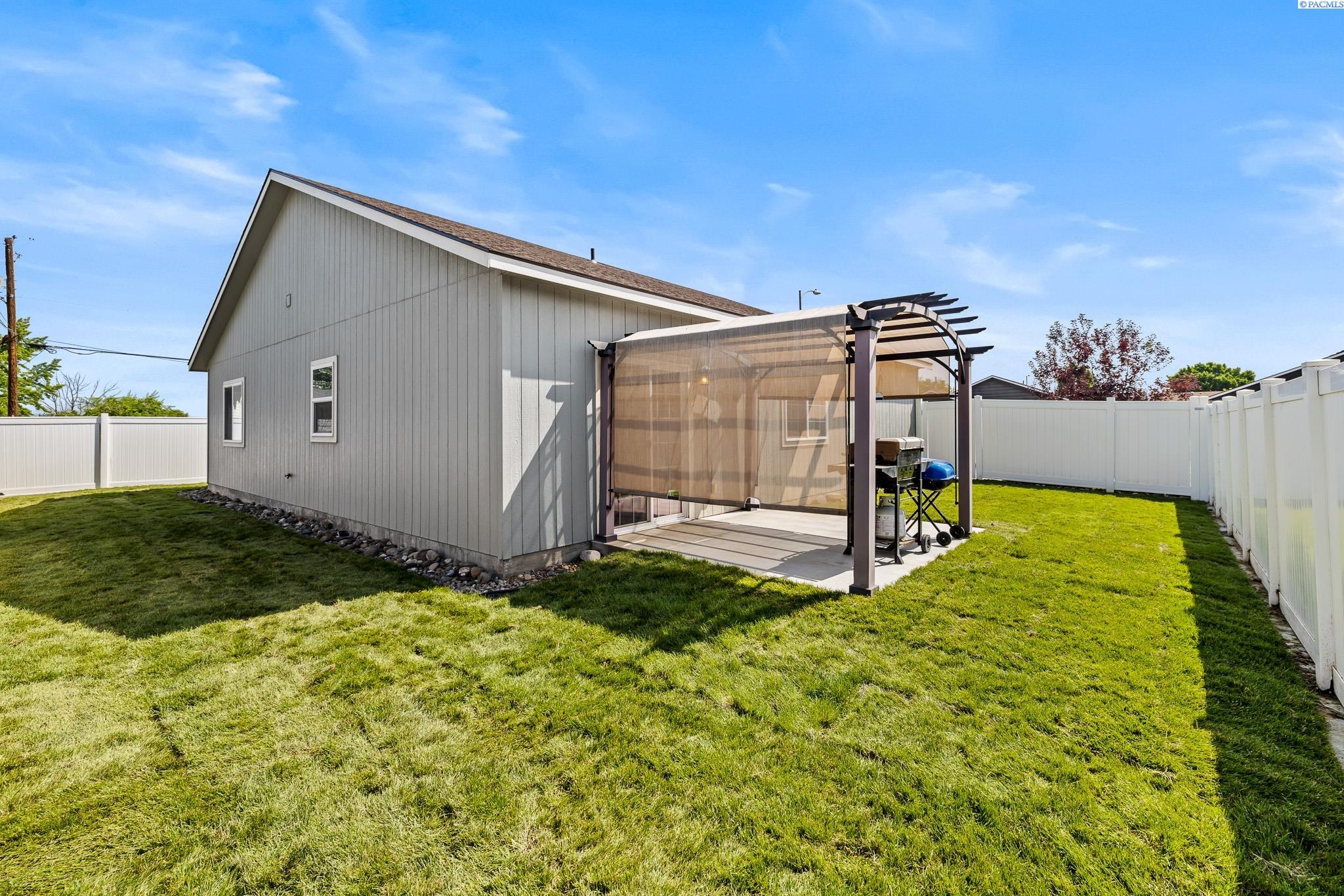 595 N Irving Pl