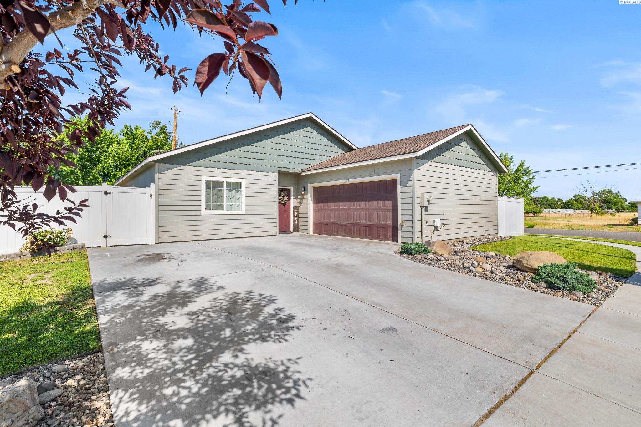 595 N Irving Pl