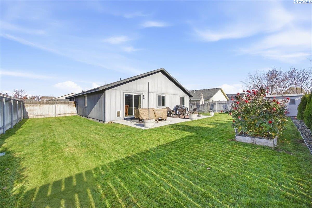 6608 Robinson Dr