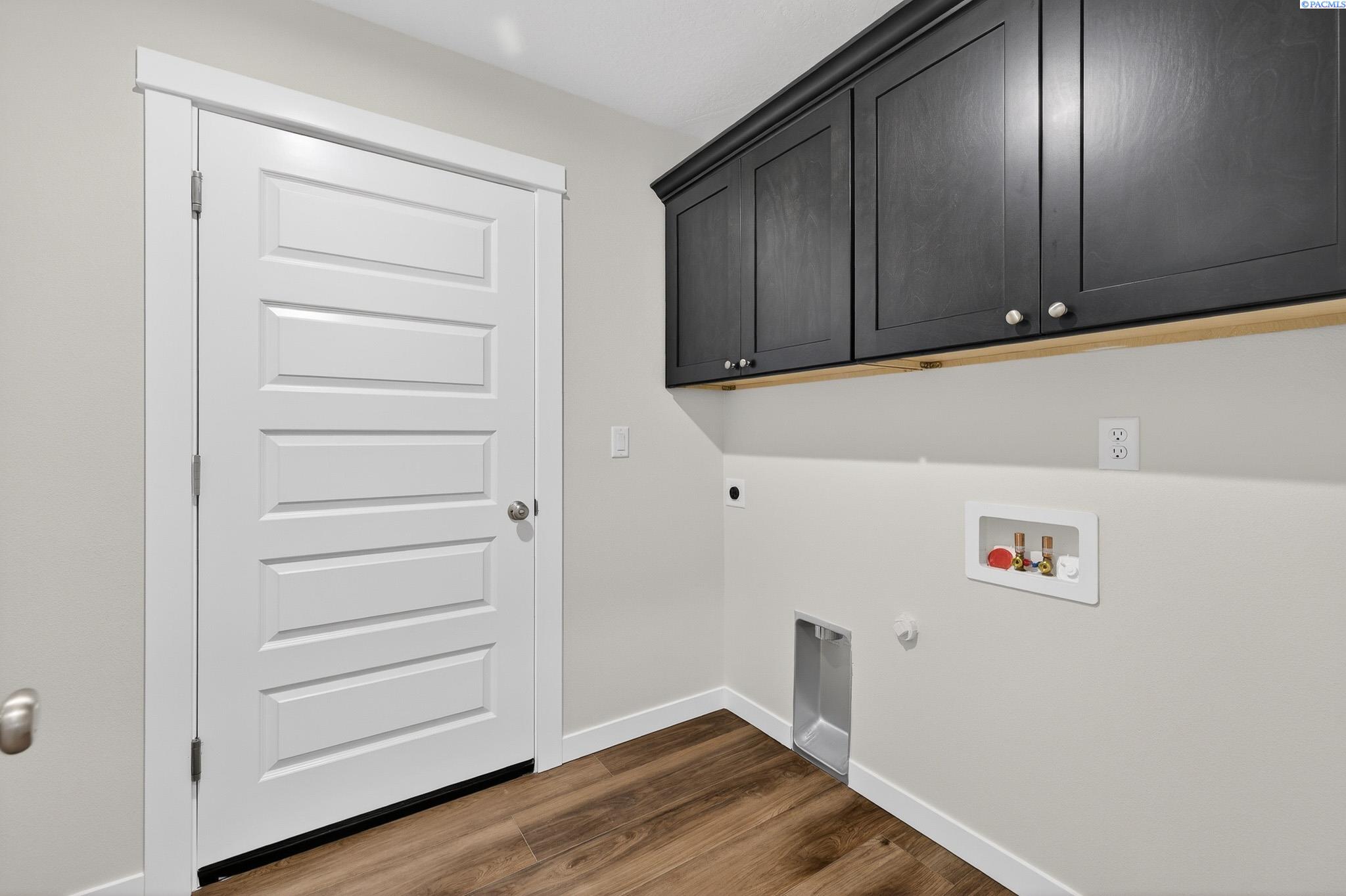 609 E Eureka Ave