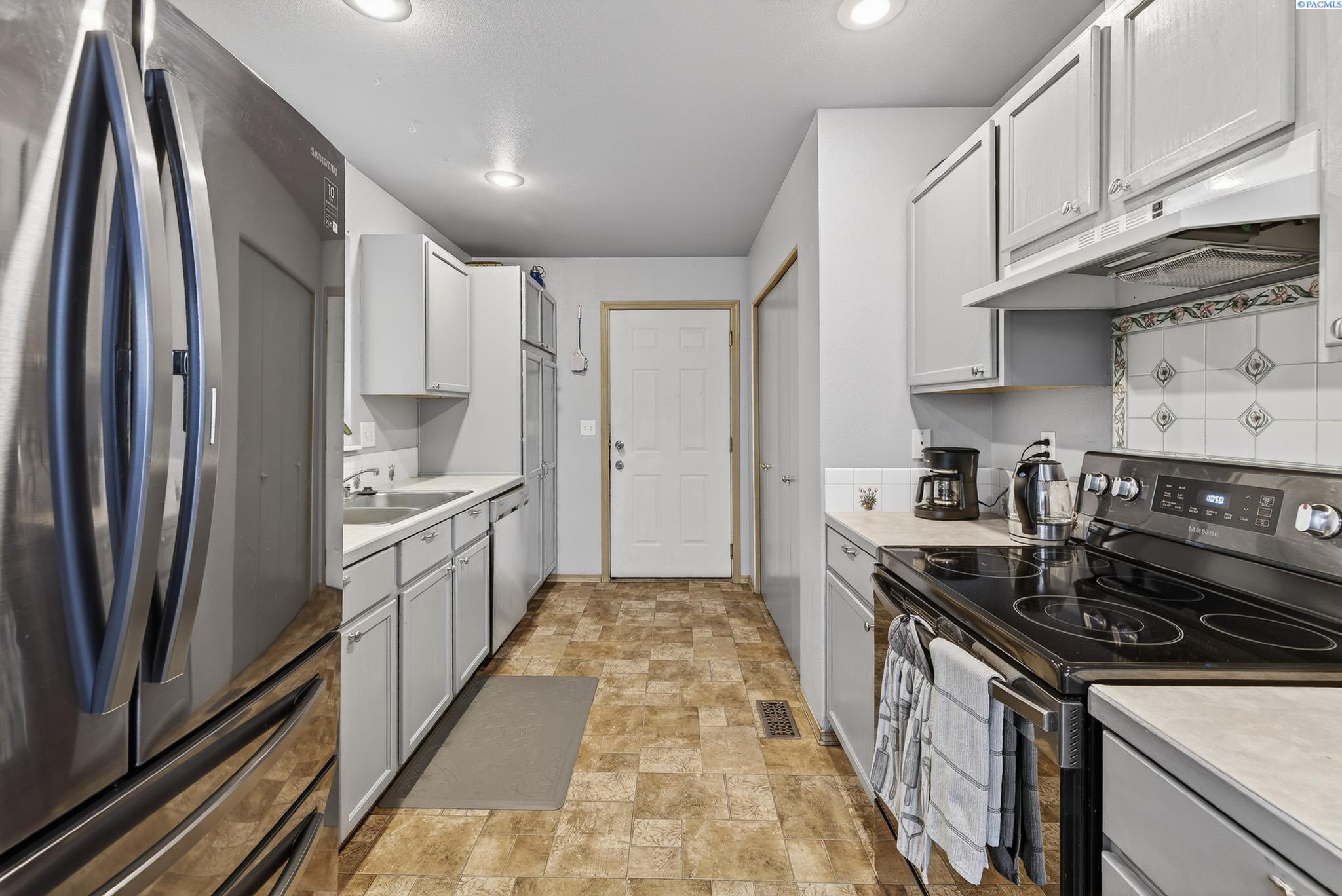 502 Armas Ct