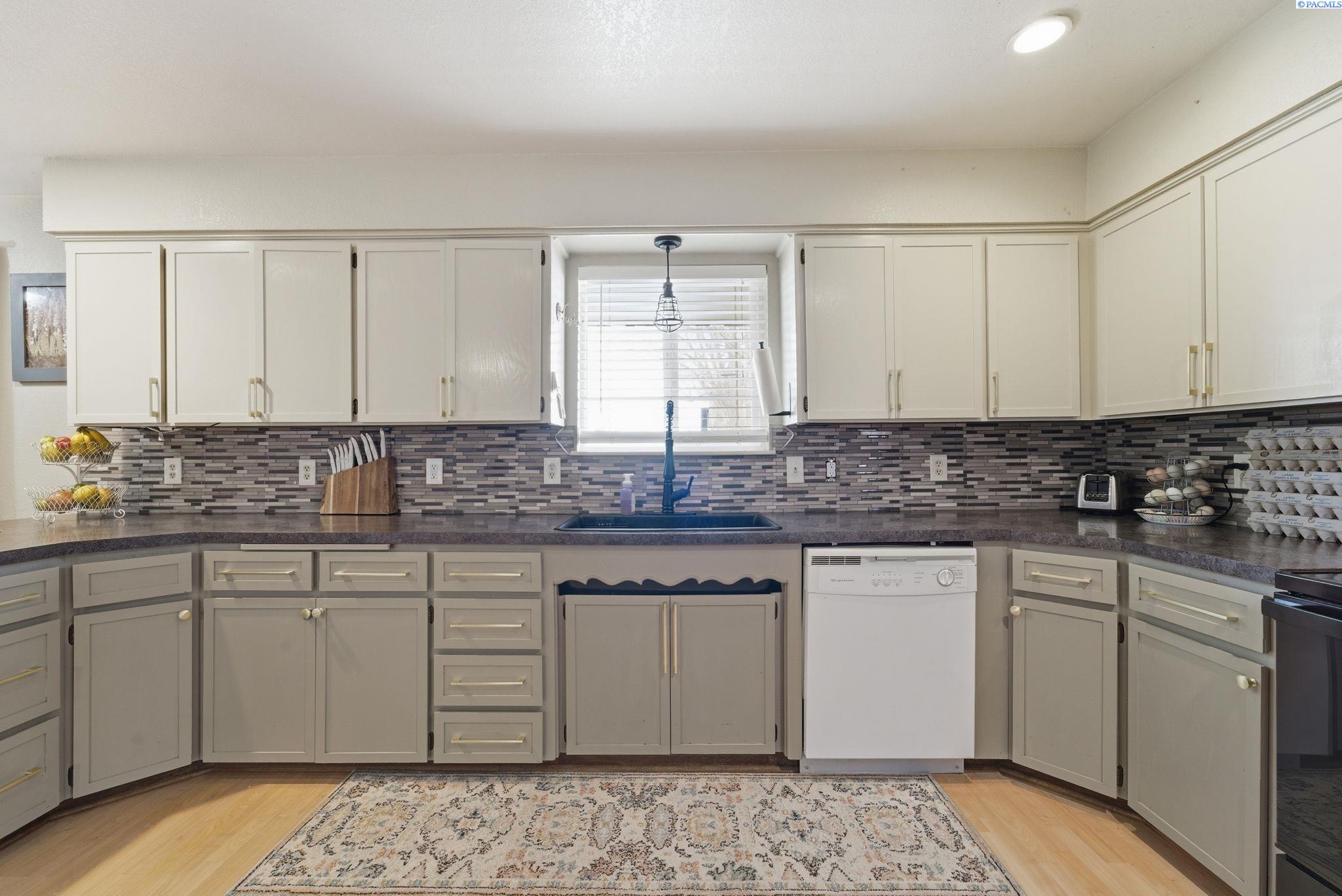 5603 E Hamilton Rd
