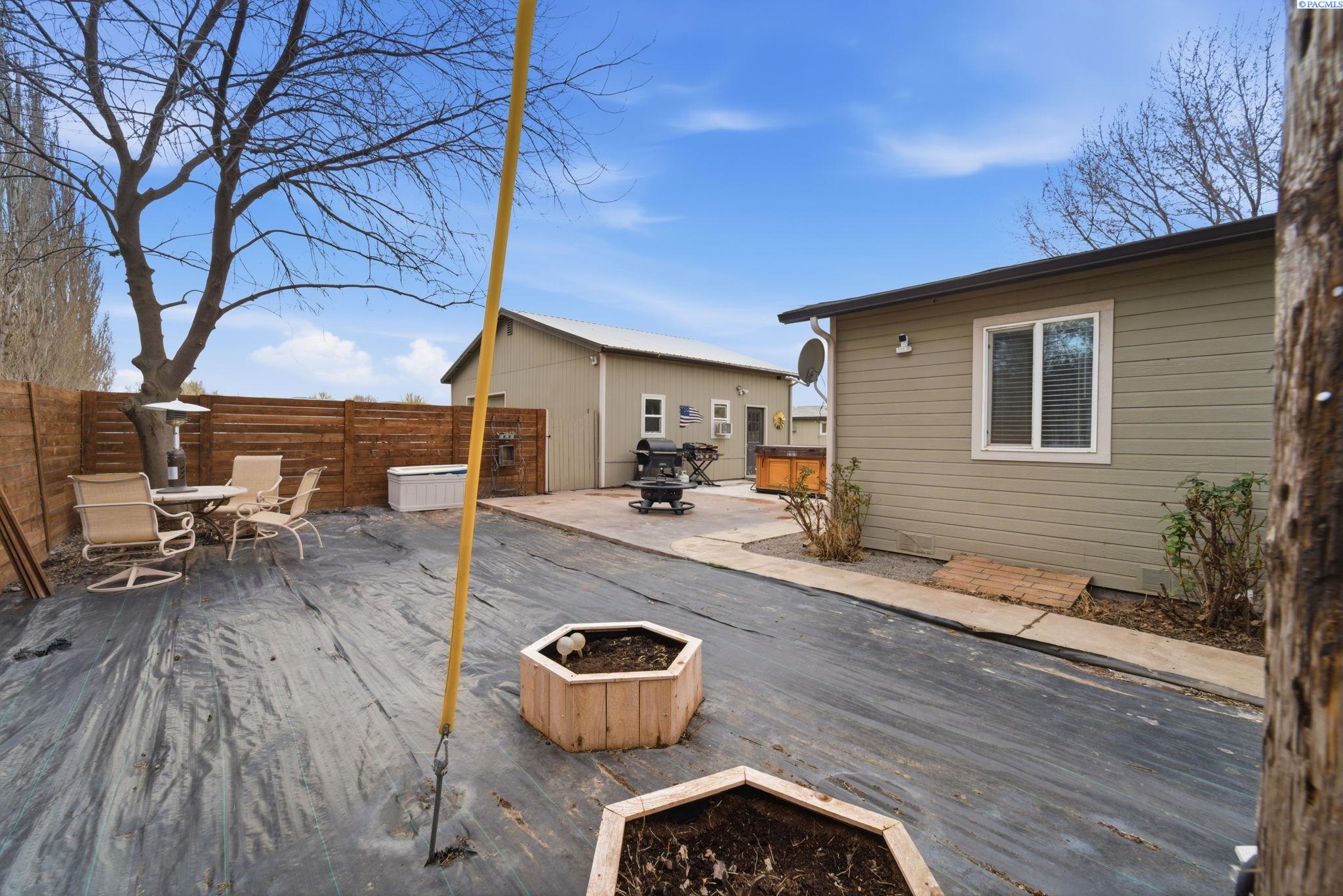 5603 E Hamilton Rd