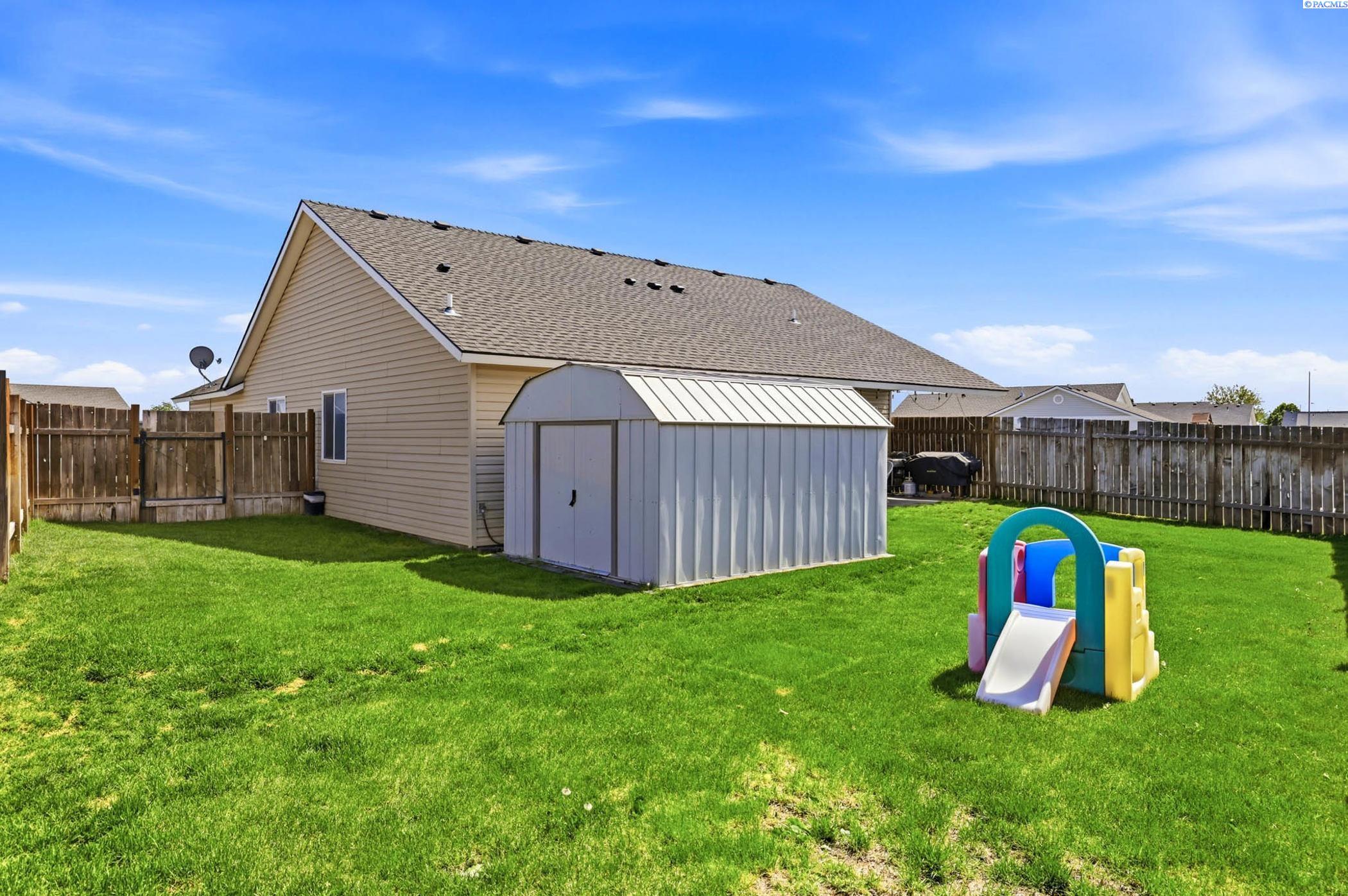 5512 Leon Ct