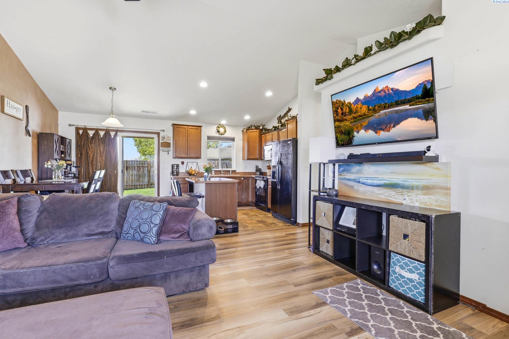 5512 Leon Ct