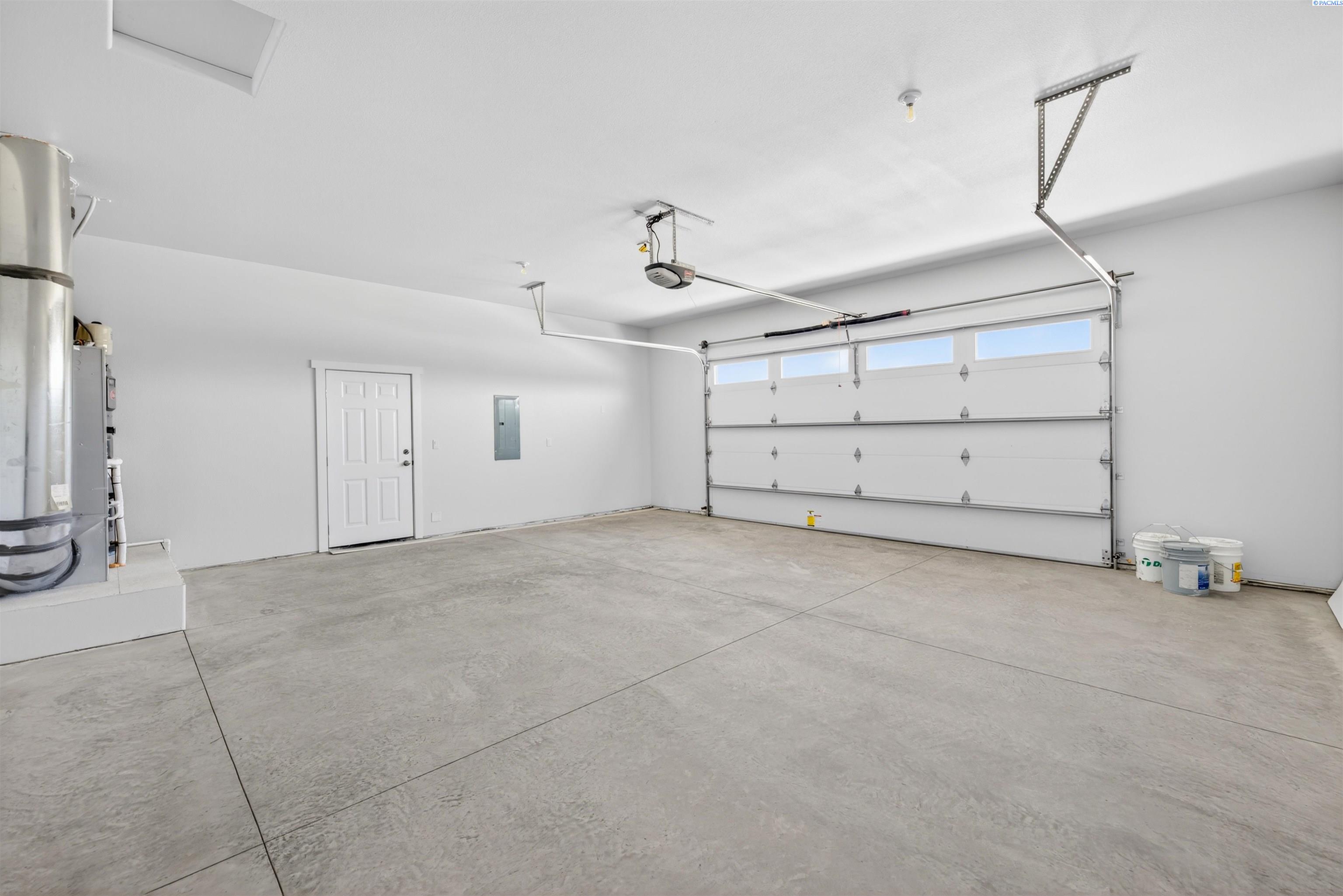 213 Victoria St