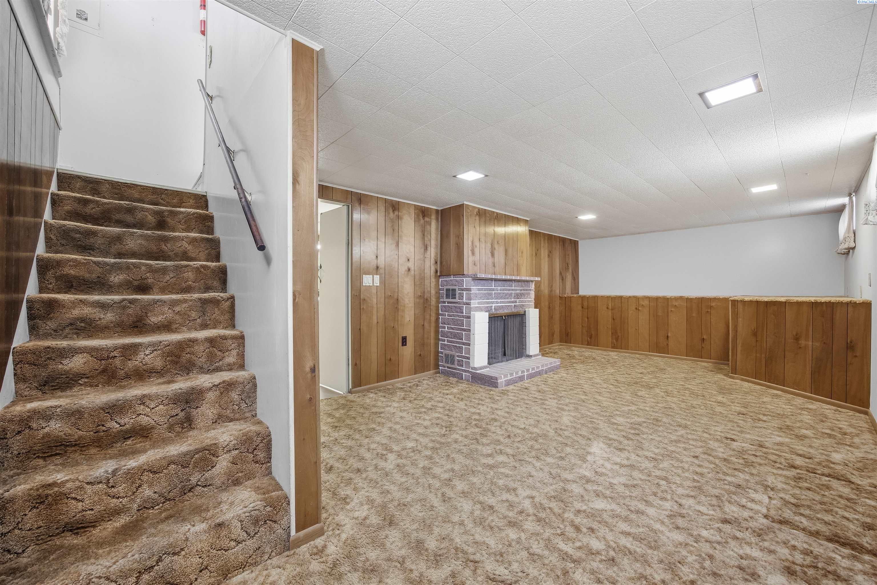 309 Barth Ave