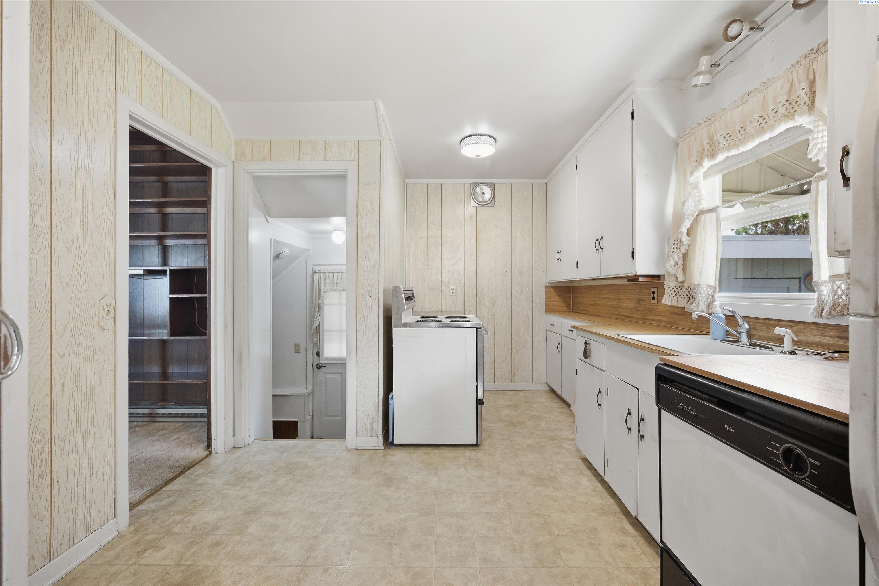 309 Barth Ave