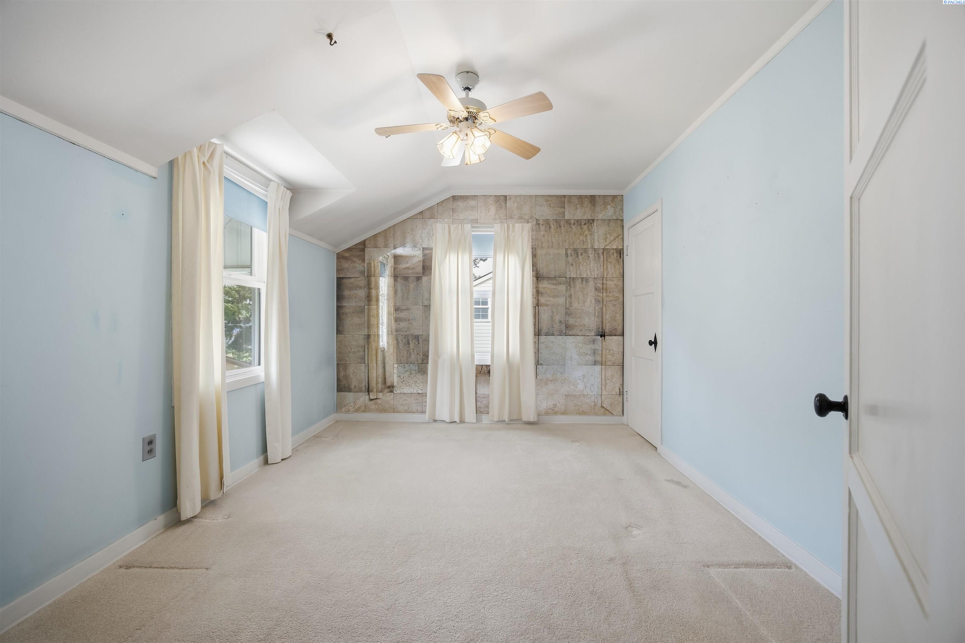 309 Barth Ave